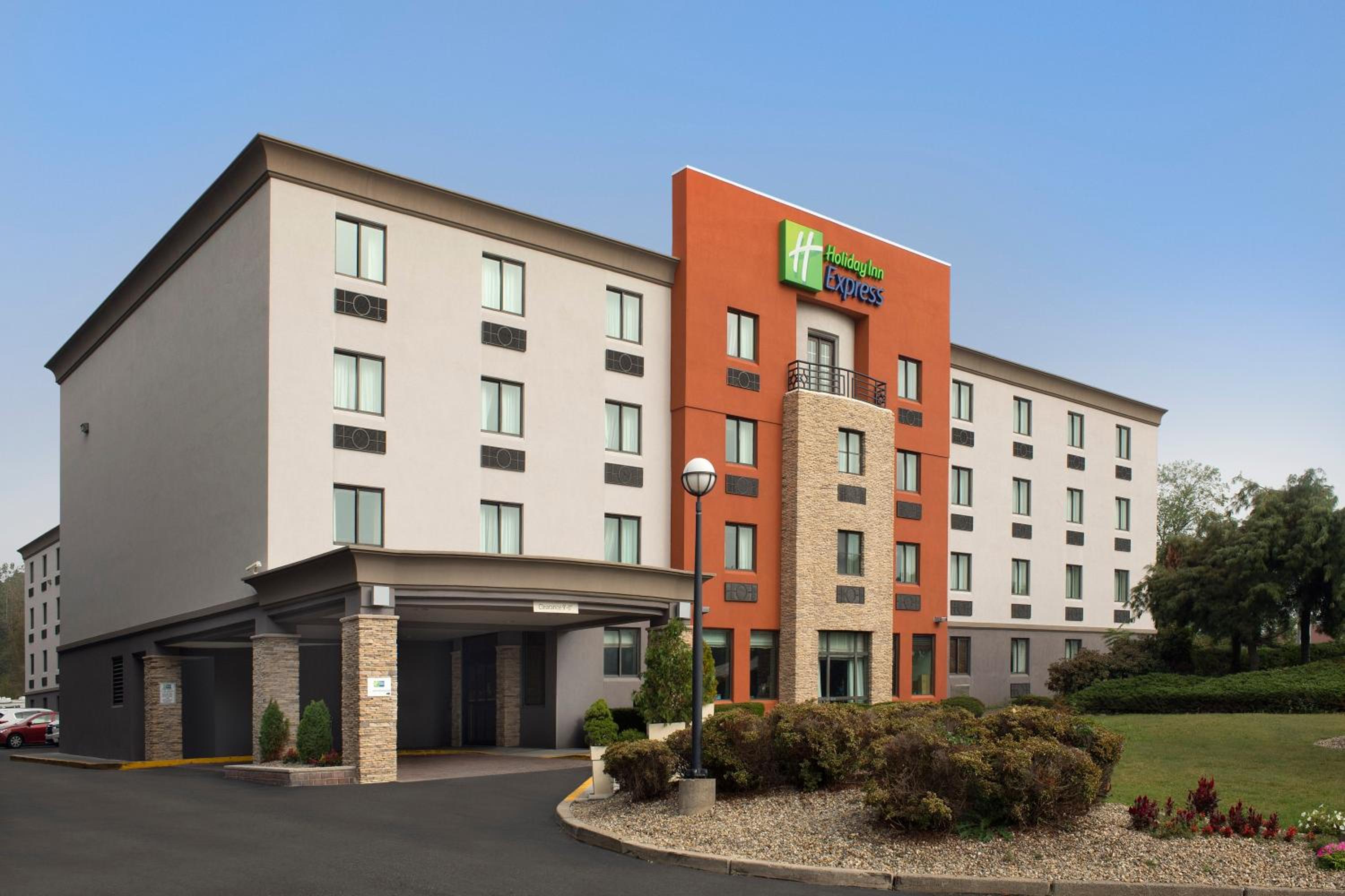 Boston Vacations - Holiday Inn Express Boston - Saugus, an IHG hotel - Property Image 1