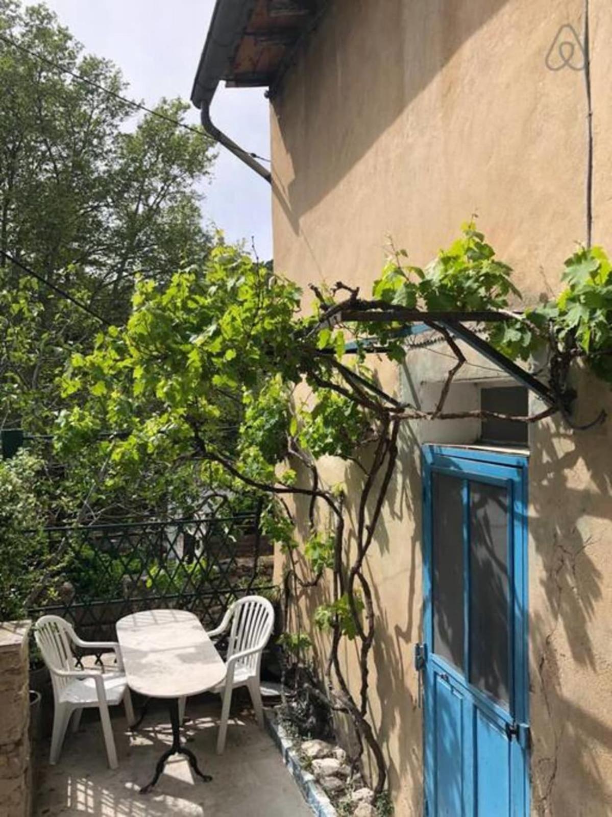 Charmante maison de village à Fontaine-de-Vaucluse view 3