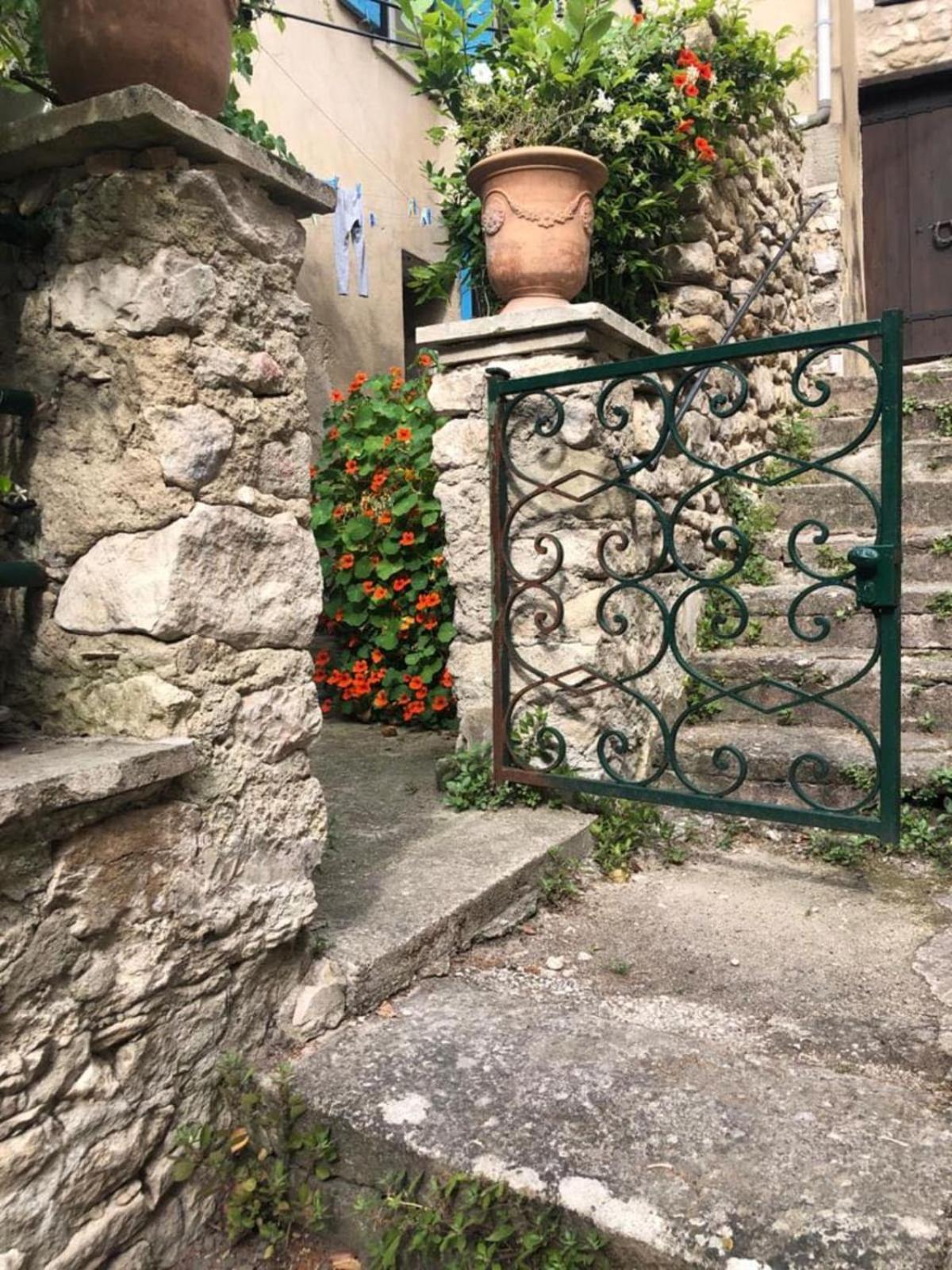 Charmante maison de village à Fontaine-de-Vaucluse view 5