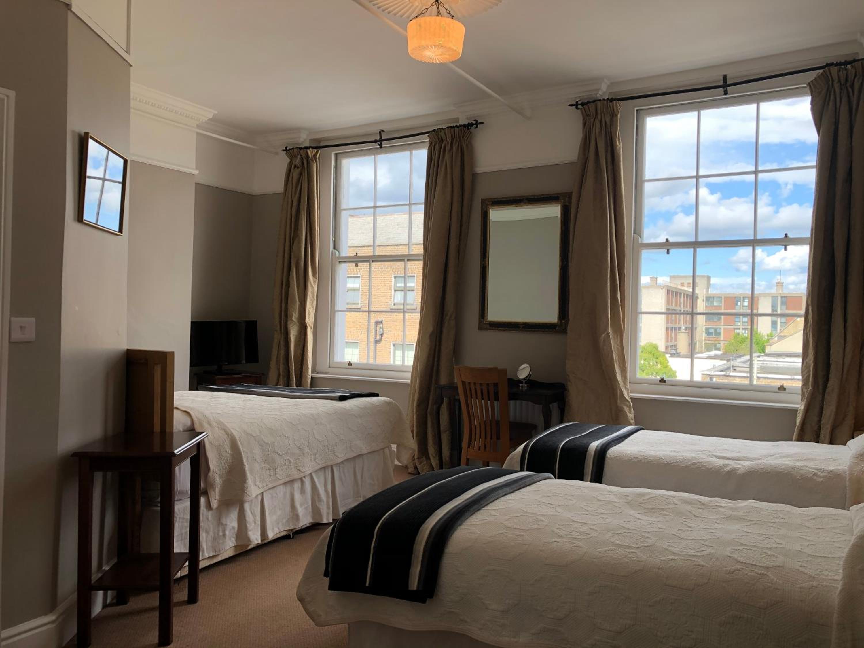 Harveys Guest House