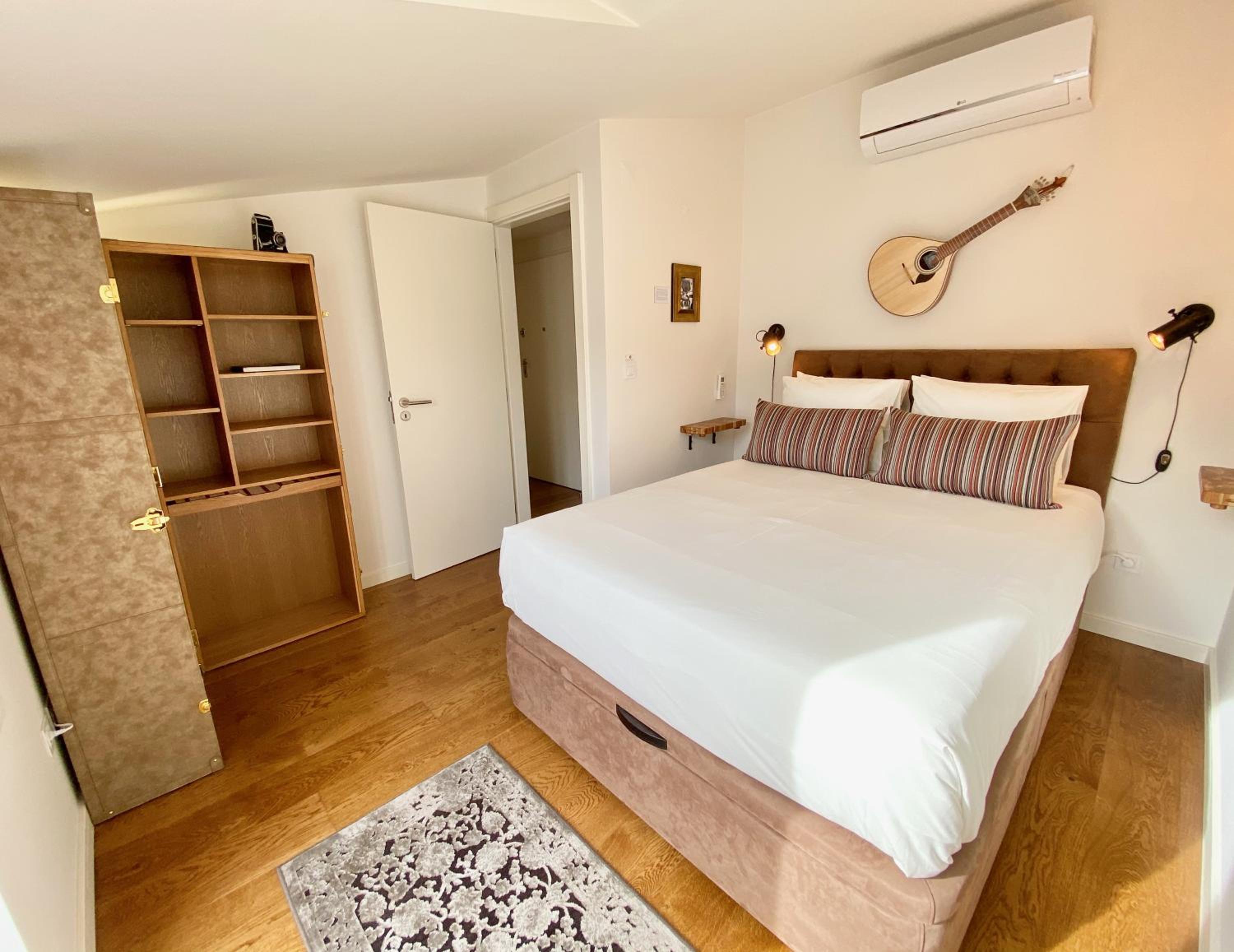 Unique apartment by MyPlaceForYou, in the center of Lisbon with views over the city and the Tagus river view 2