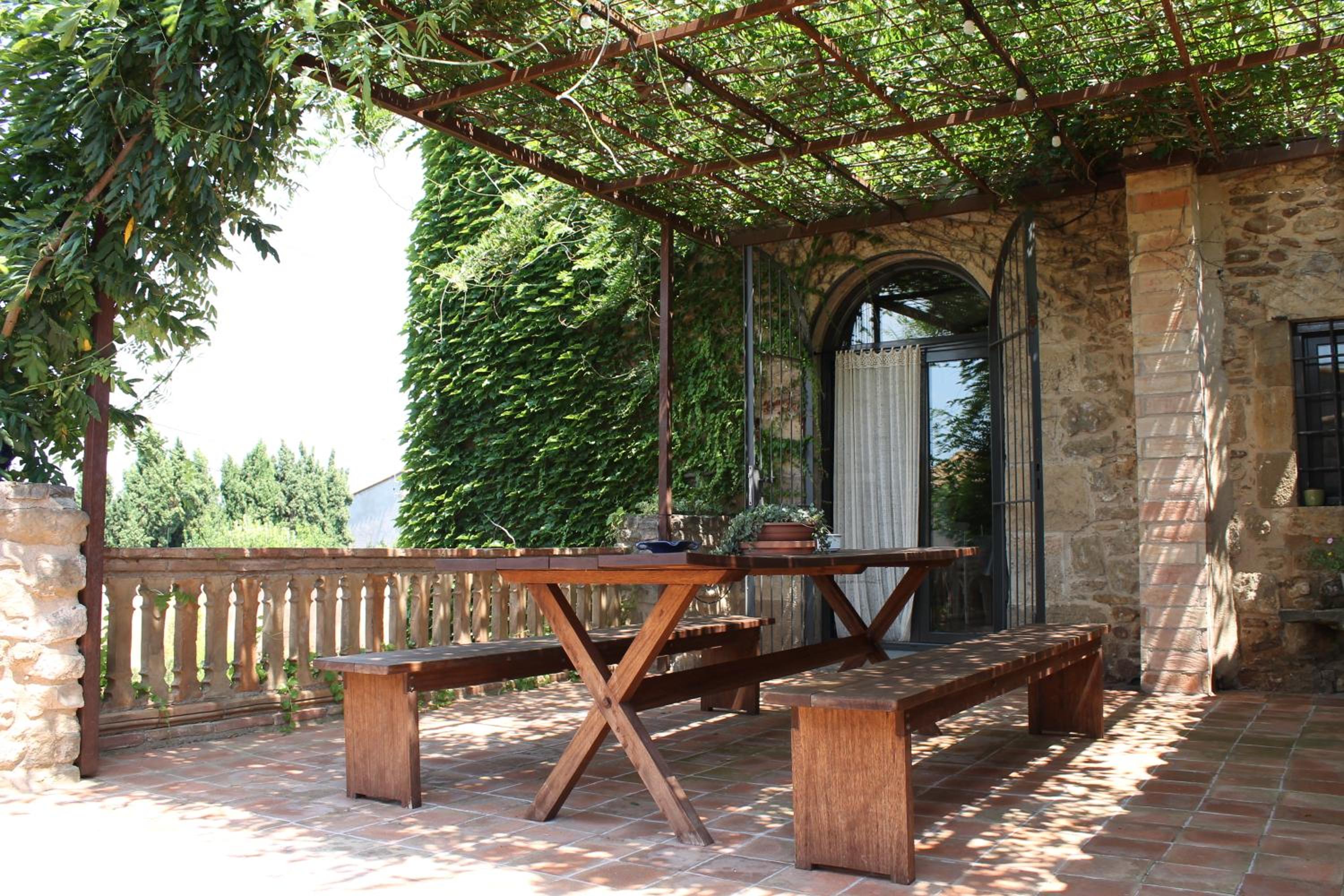 Encís d'Empordà -Adults Only-