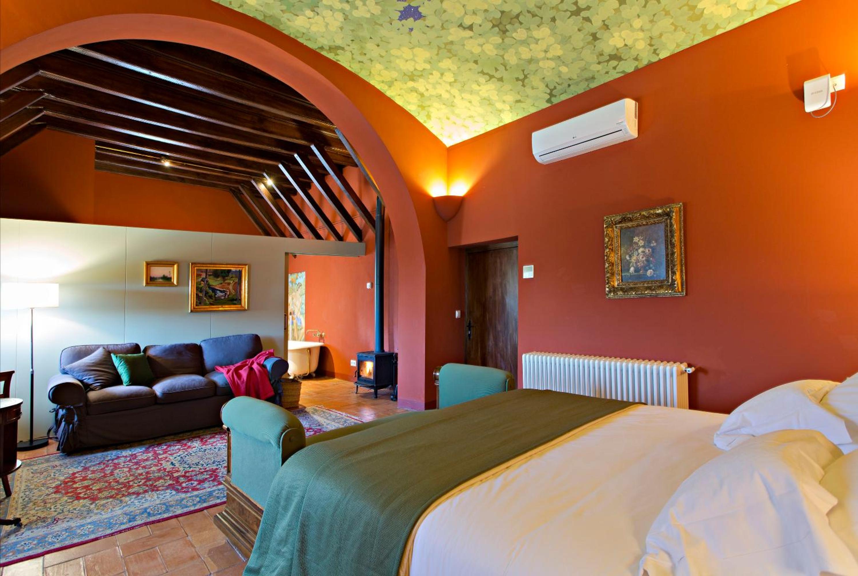 Encís d'Empordà -Adults Only-