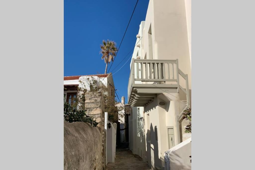 Petrino Naxos view 2