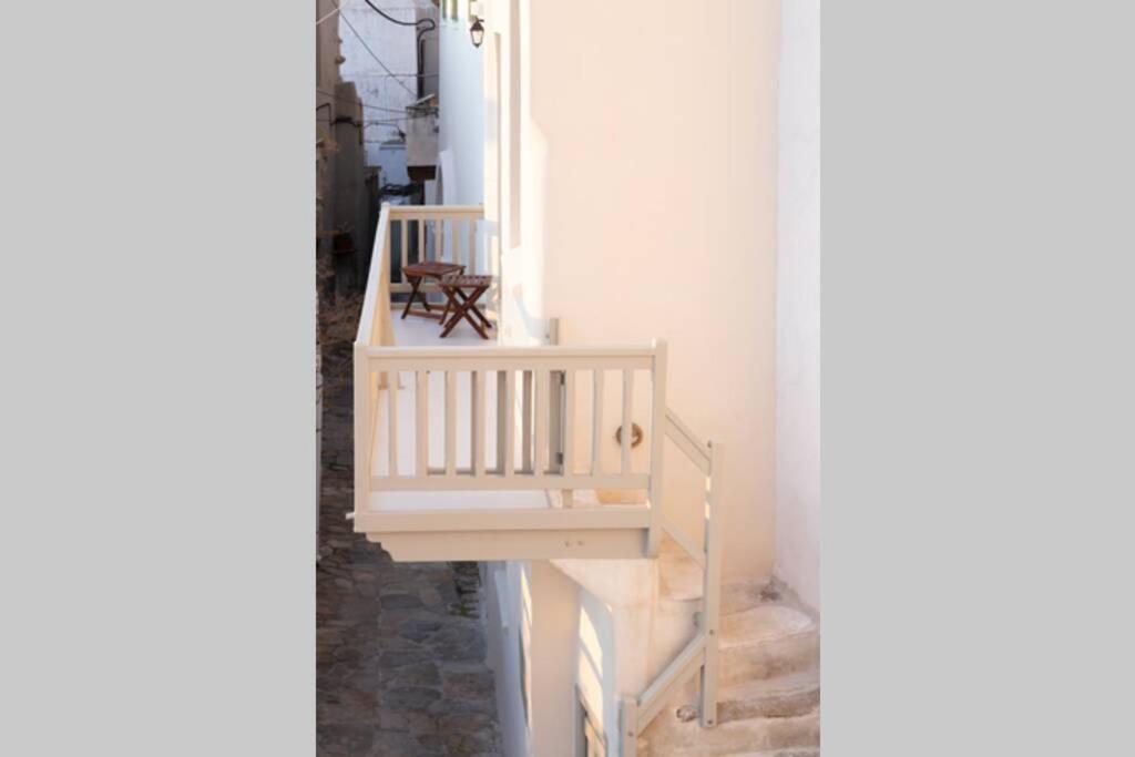 Petrino Naxos view 3