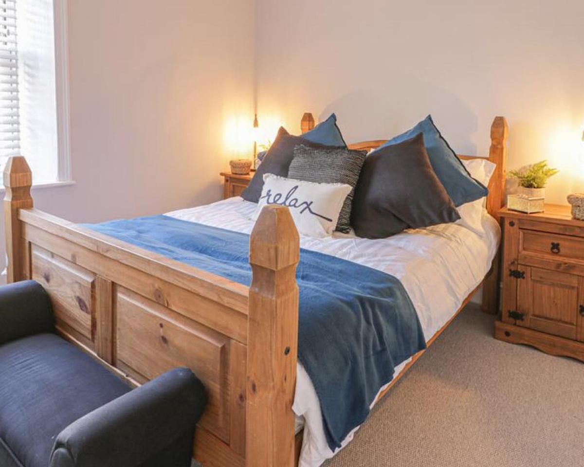 Captains Cottage view 3