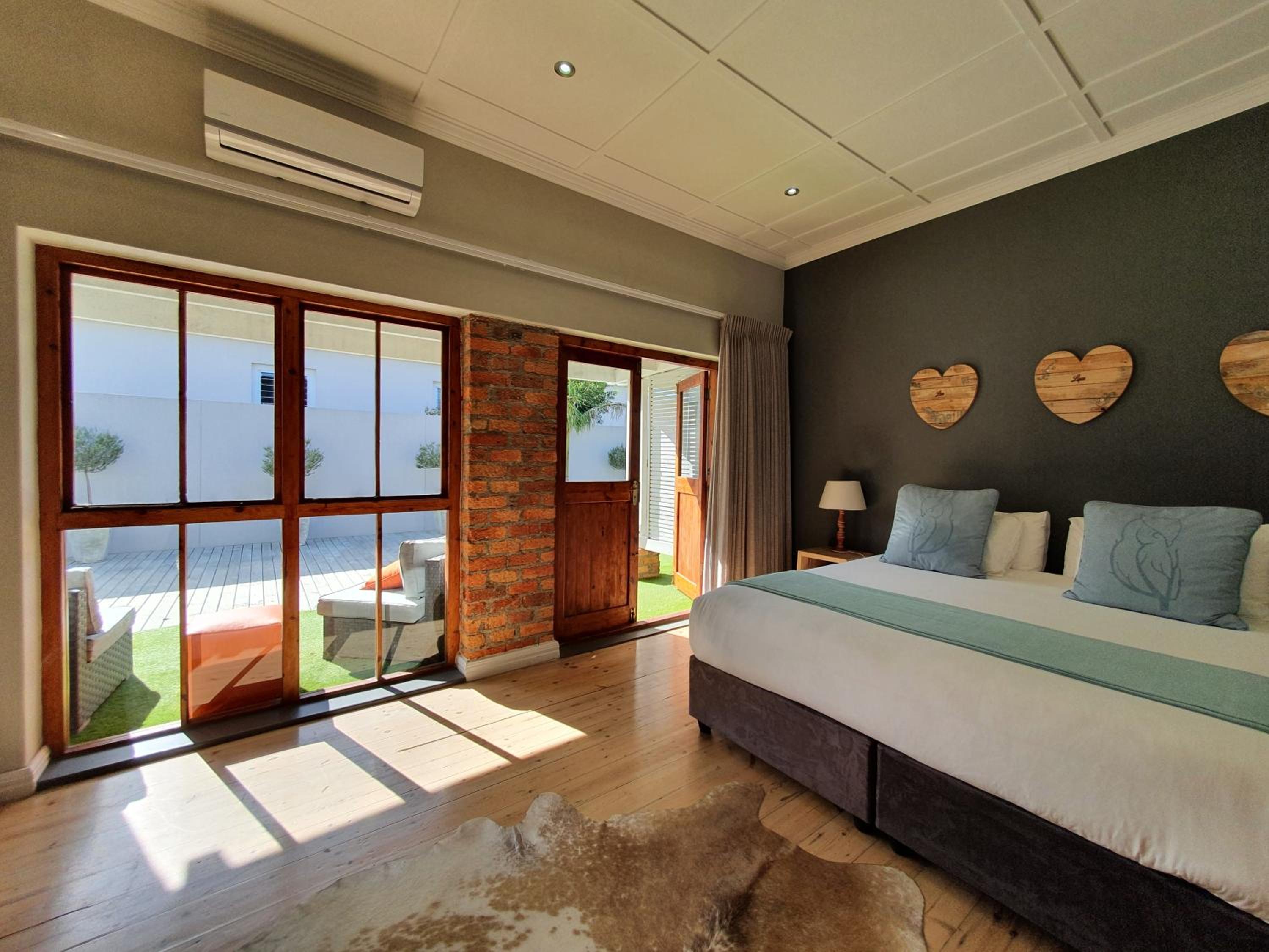 Two Fat Owls Guesthouse
