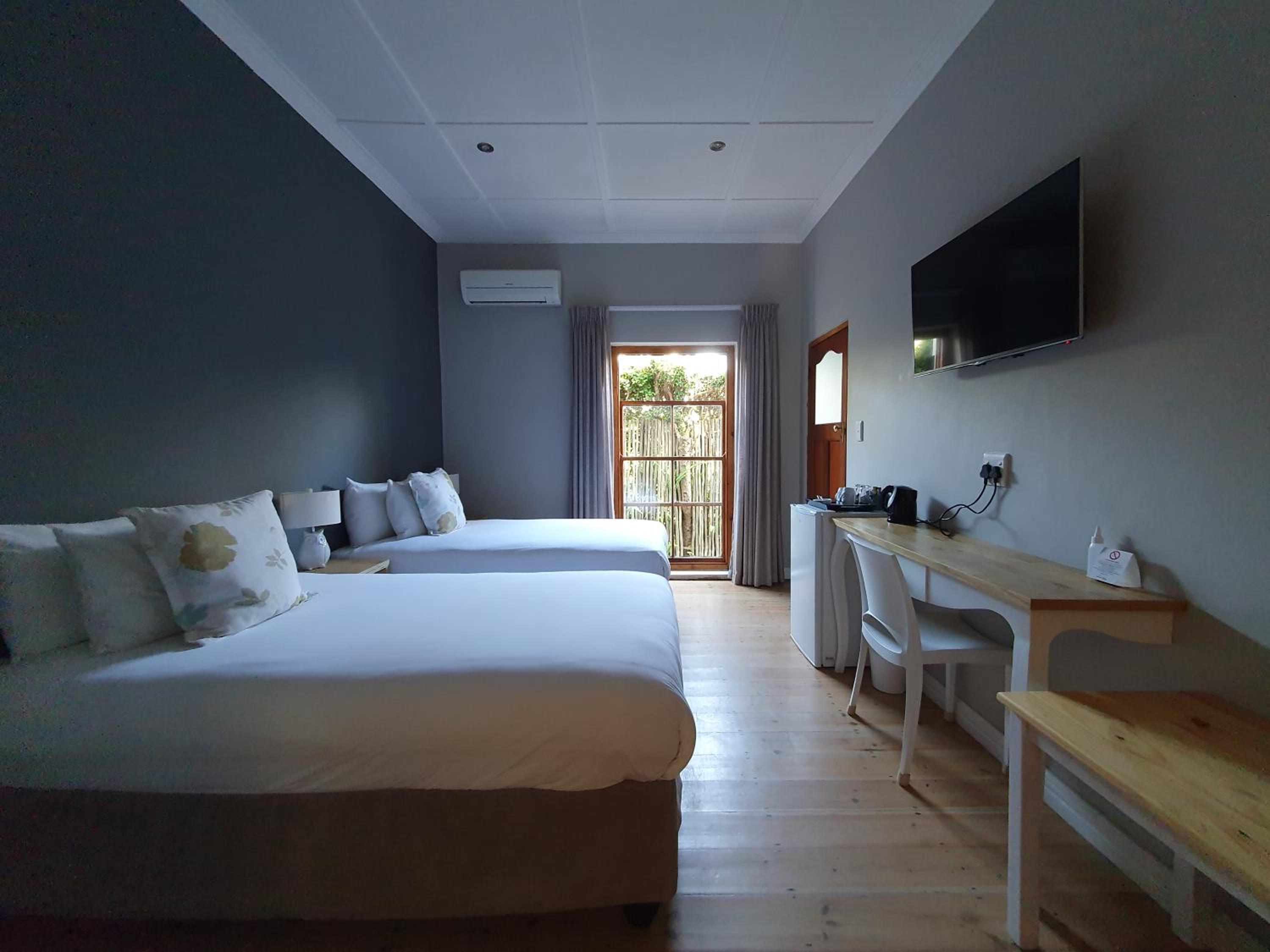 Two Fat Owls Guesthouse
