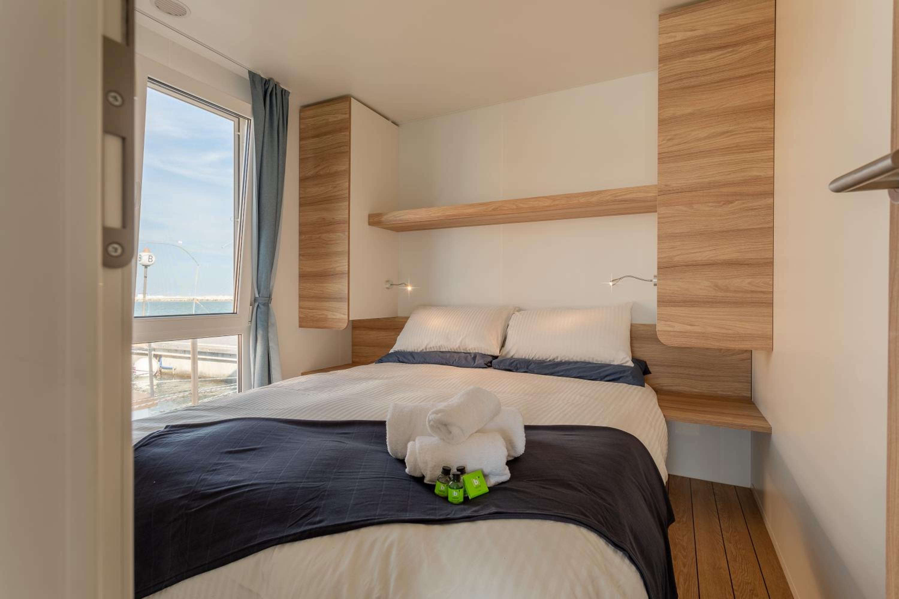 AQUA RESORT GIULIANOVA - Houseboat Experience view 5