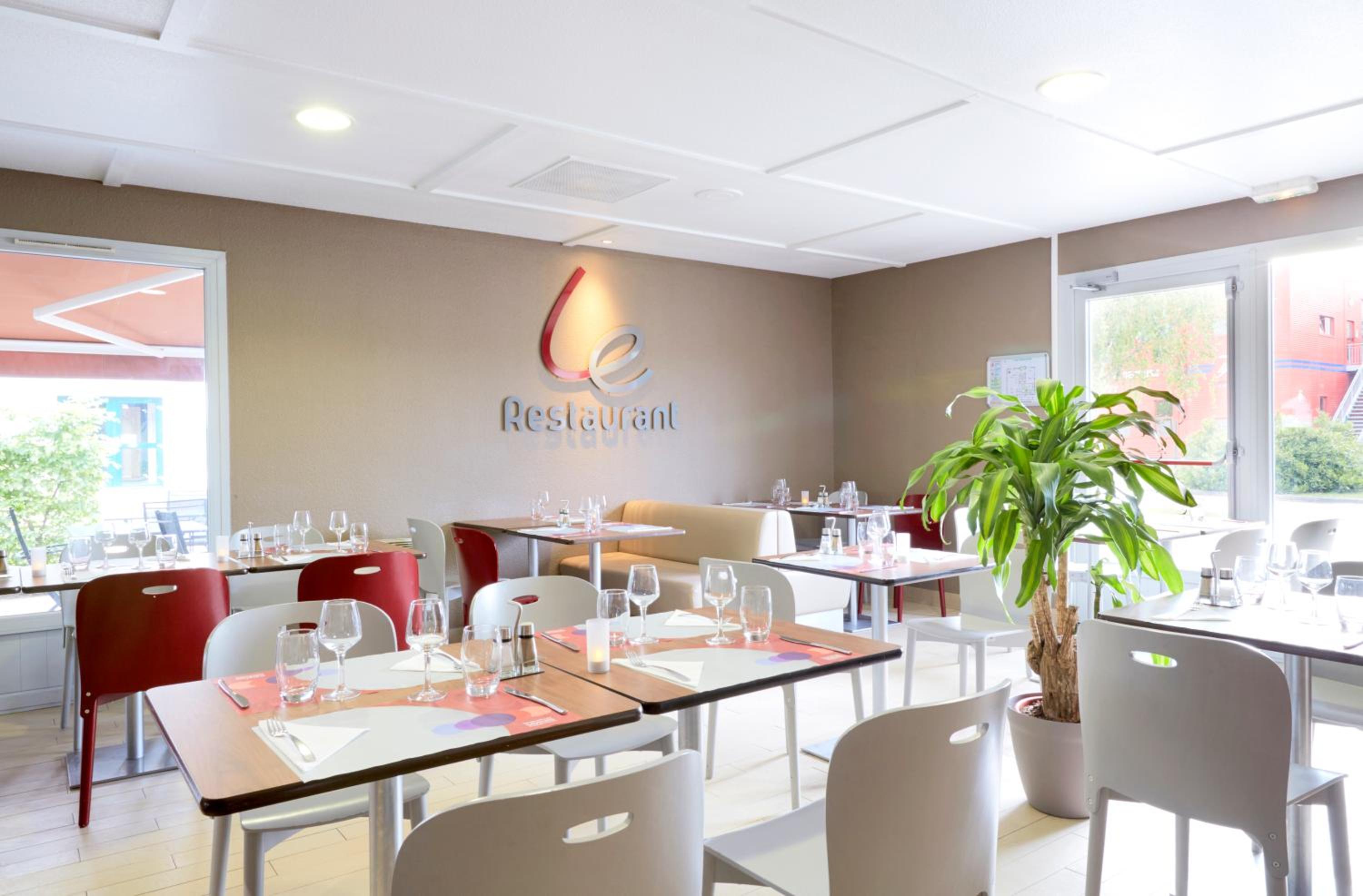 Chalon-Sur-Saone Vacations - Campanile Chalon sur Saone - Property Image 4