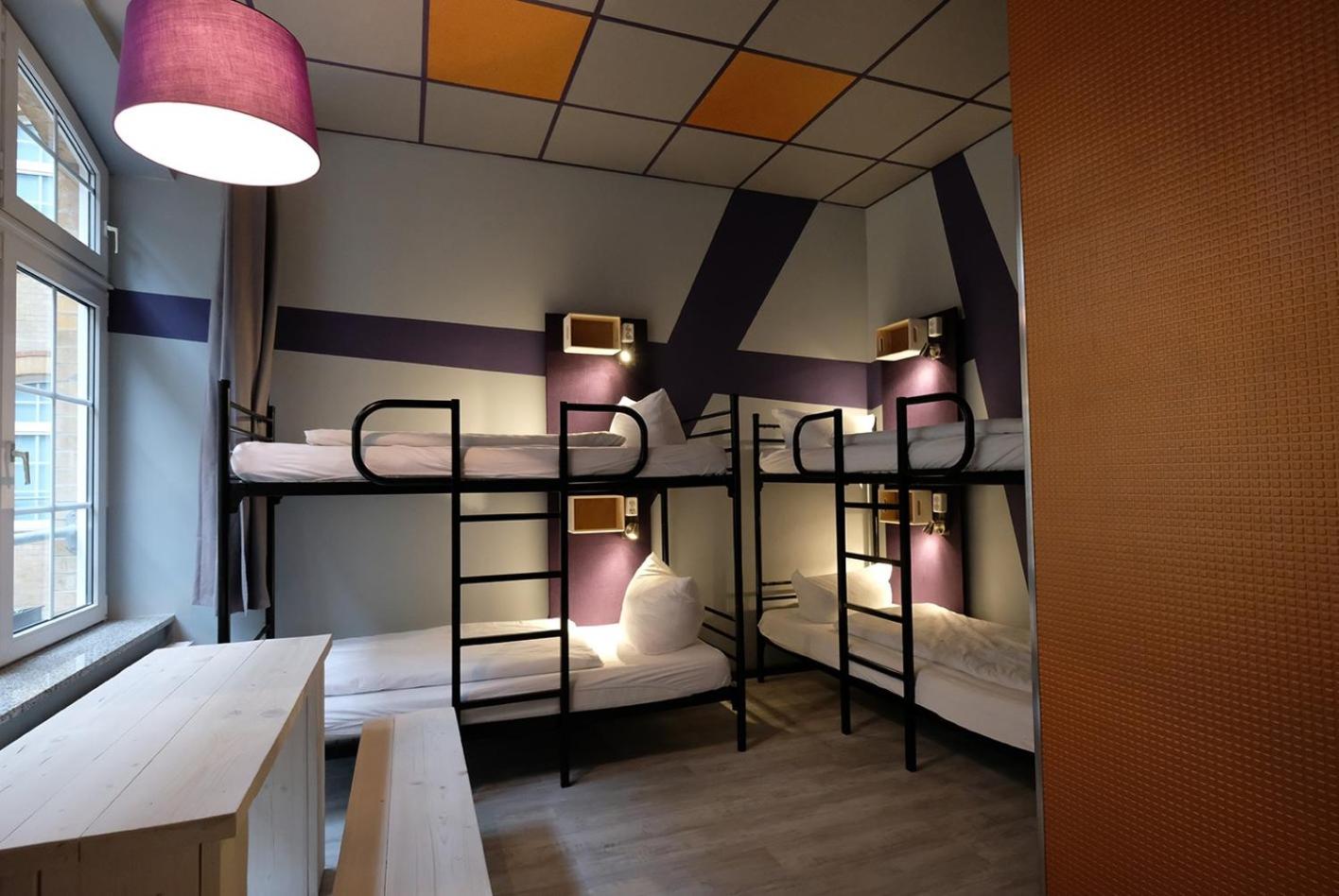 Singer109 Hostel, Hotel & Apartment