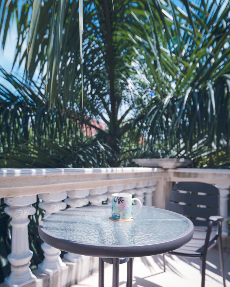 balcony