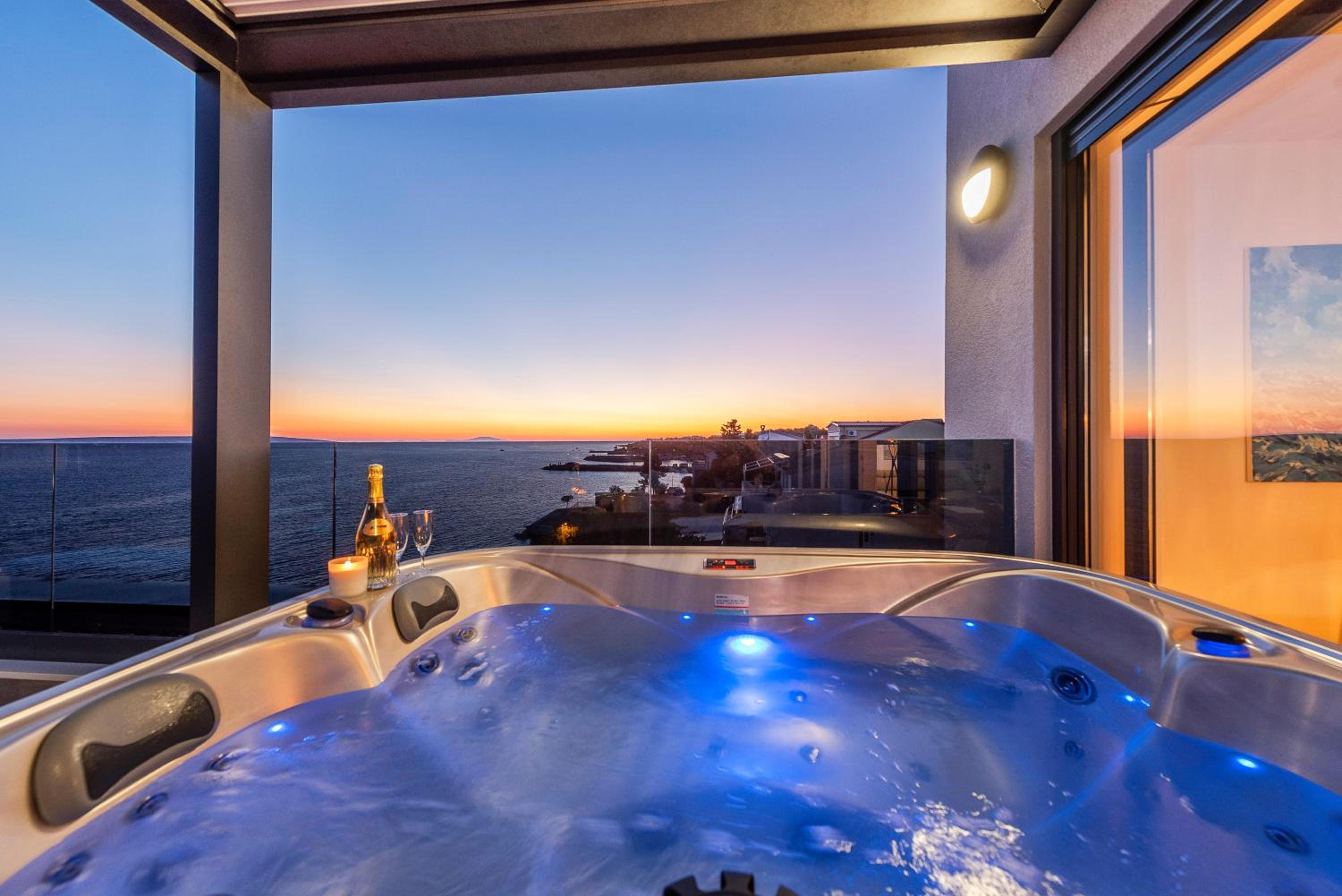 Mediteran luxury penthouse with jacuzzi