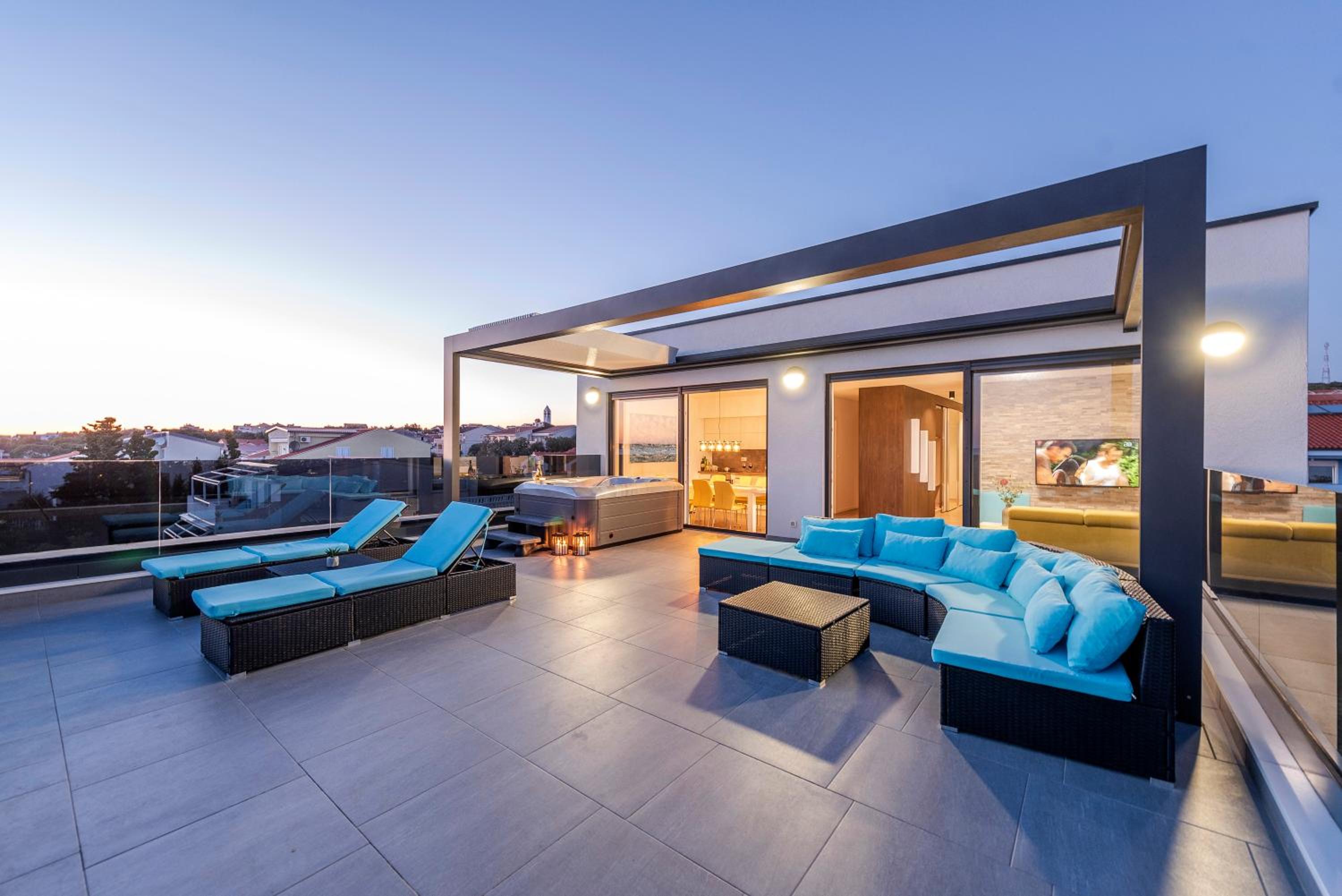 Mediteran luxury penthouse with jacuzzi