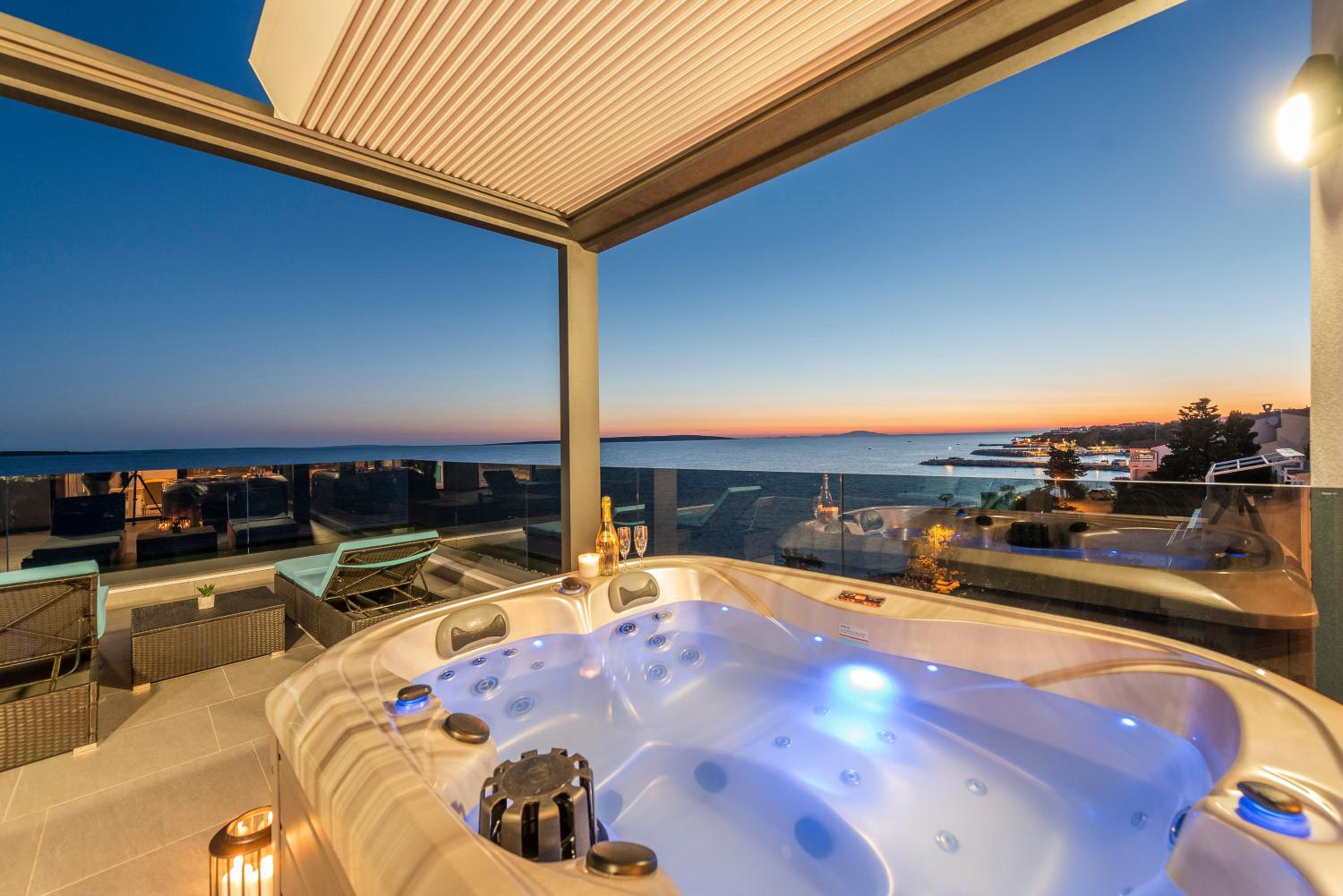 Mediteran luxury penthouse with jacuzzi