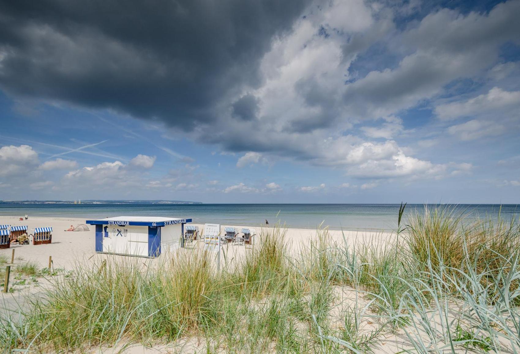 Prora - Apartment mit Strandkorb am Strand - Abendrot view 3