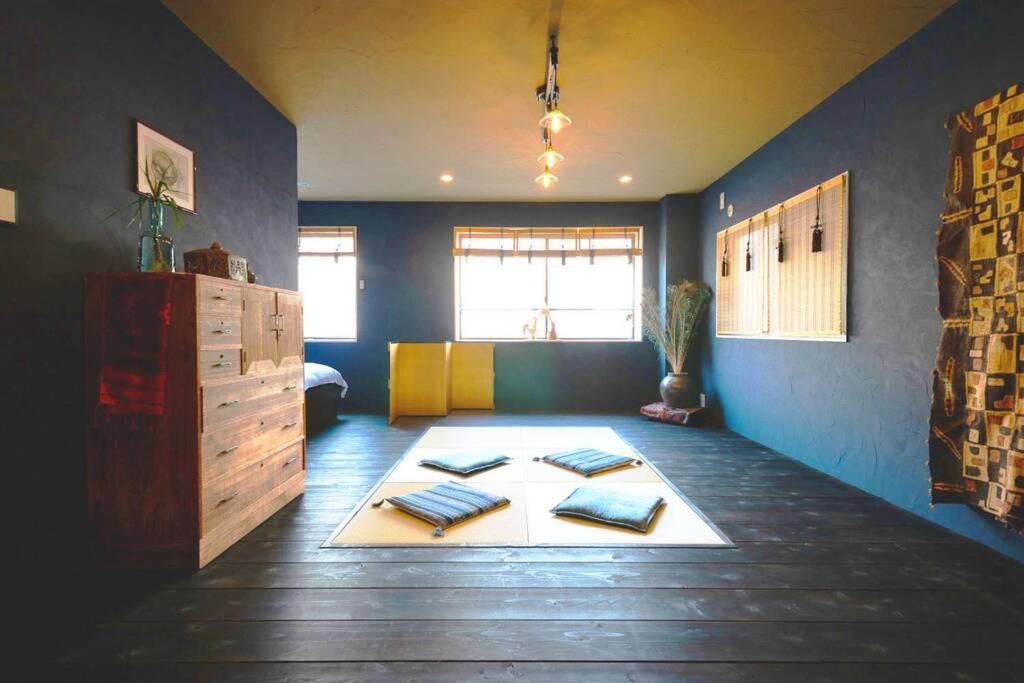 Indigo flat in Asakusa