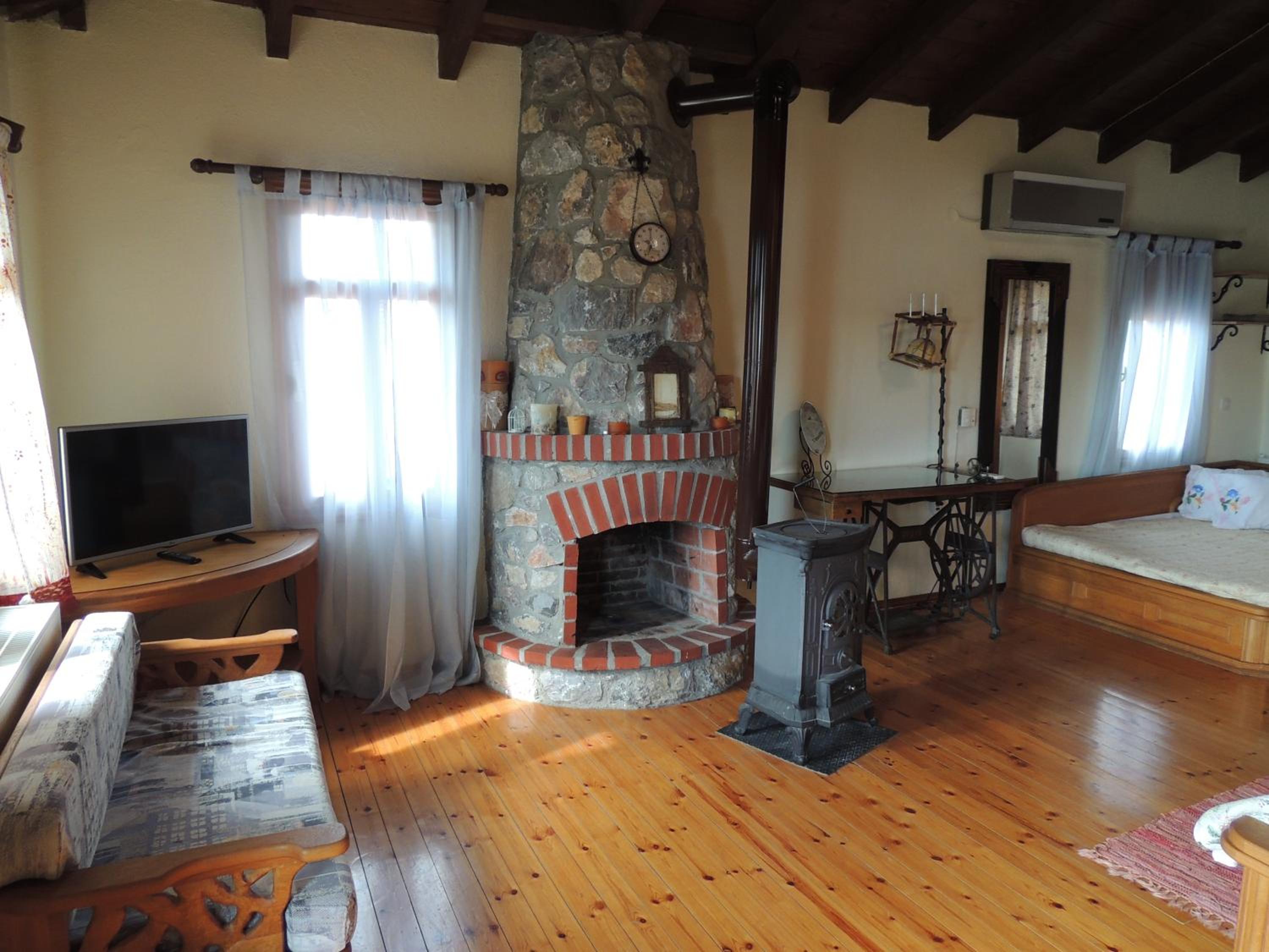 Prespes Lake View Family Apartment - Property Image 18