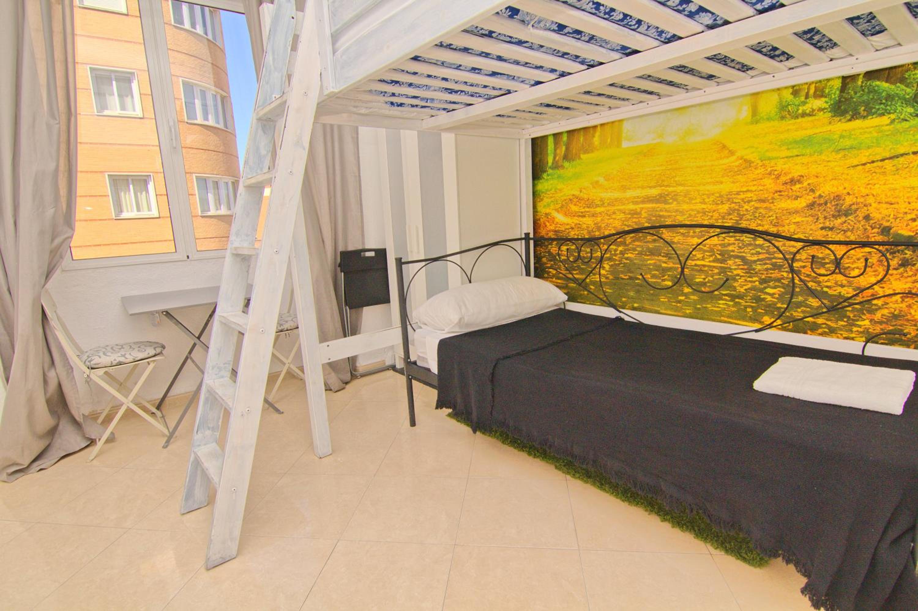 Low cost room Mercado Malaga