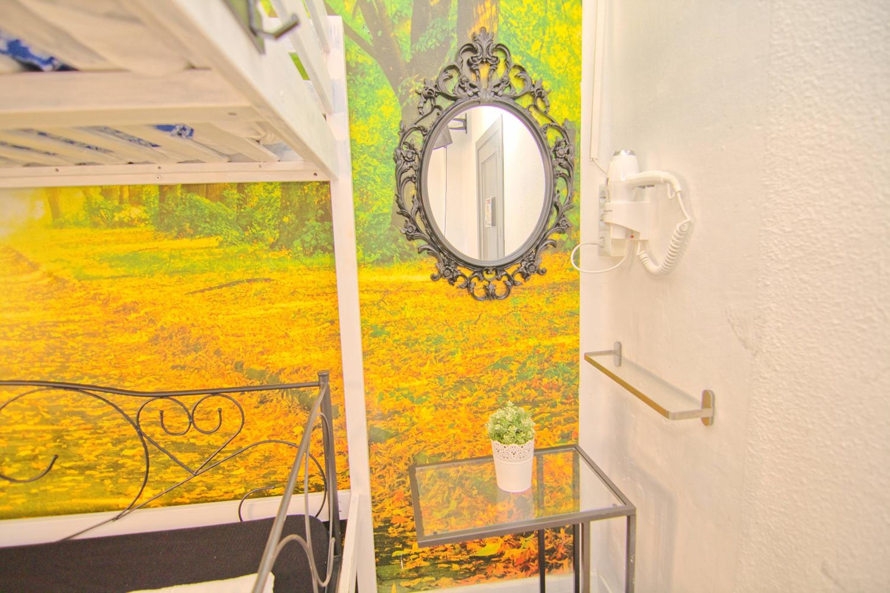 Low cost room Mercado Malaga