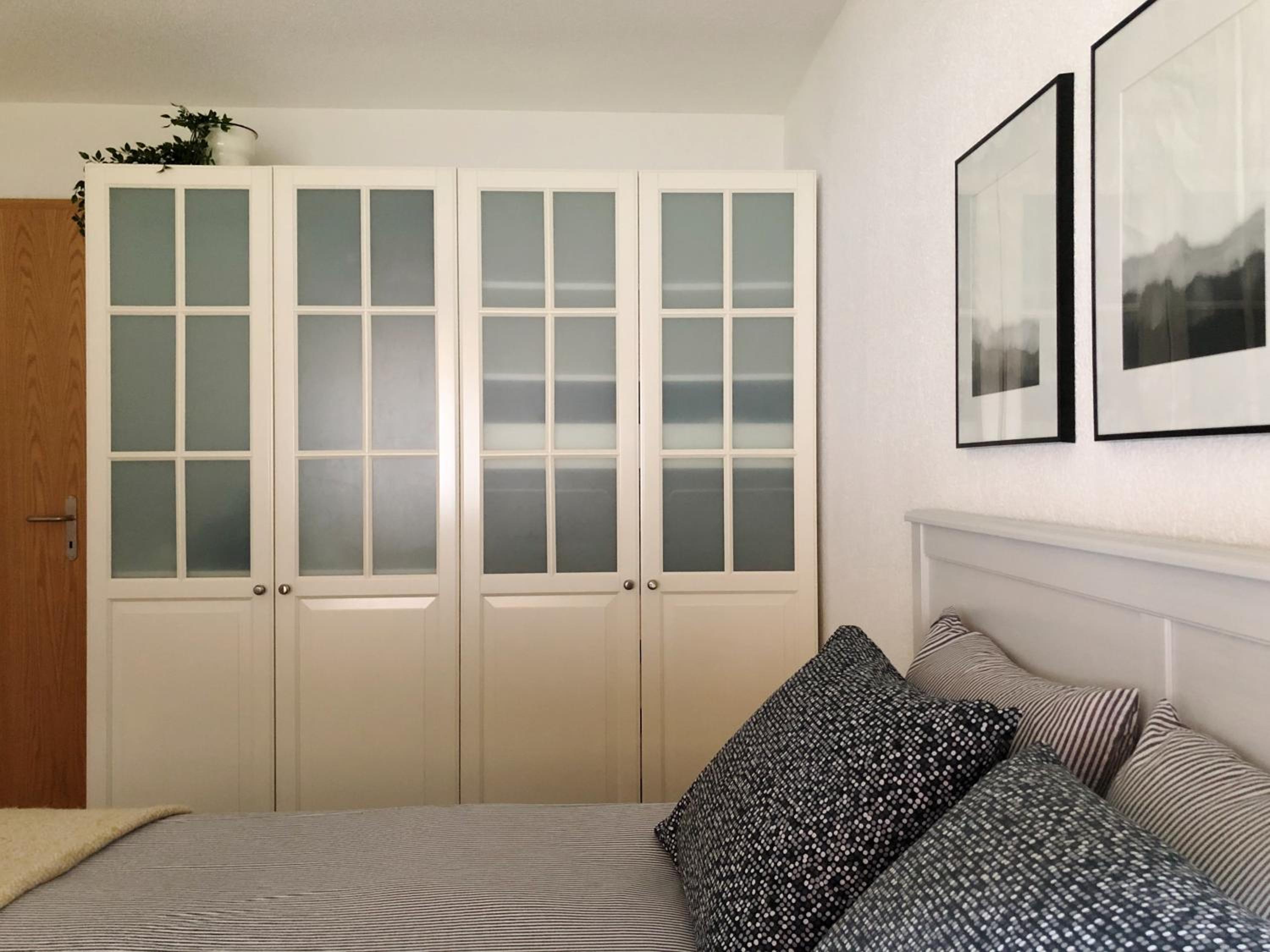 Modern Condo Comfy Queen bed Fast WiFi