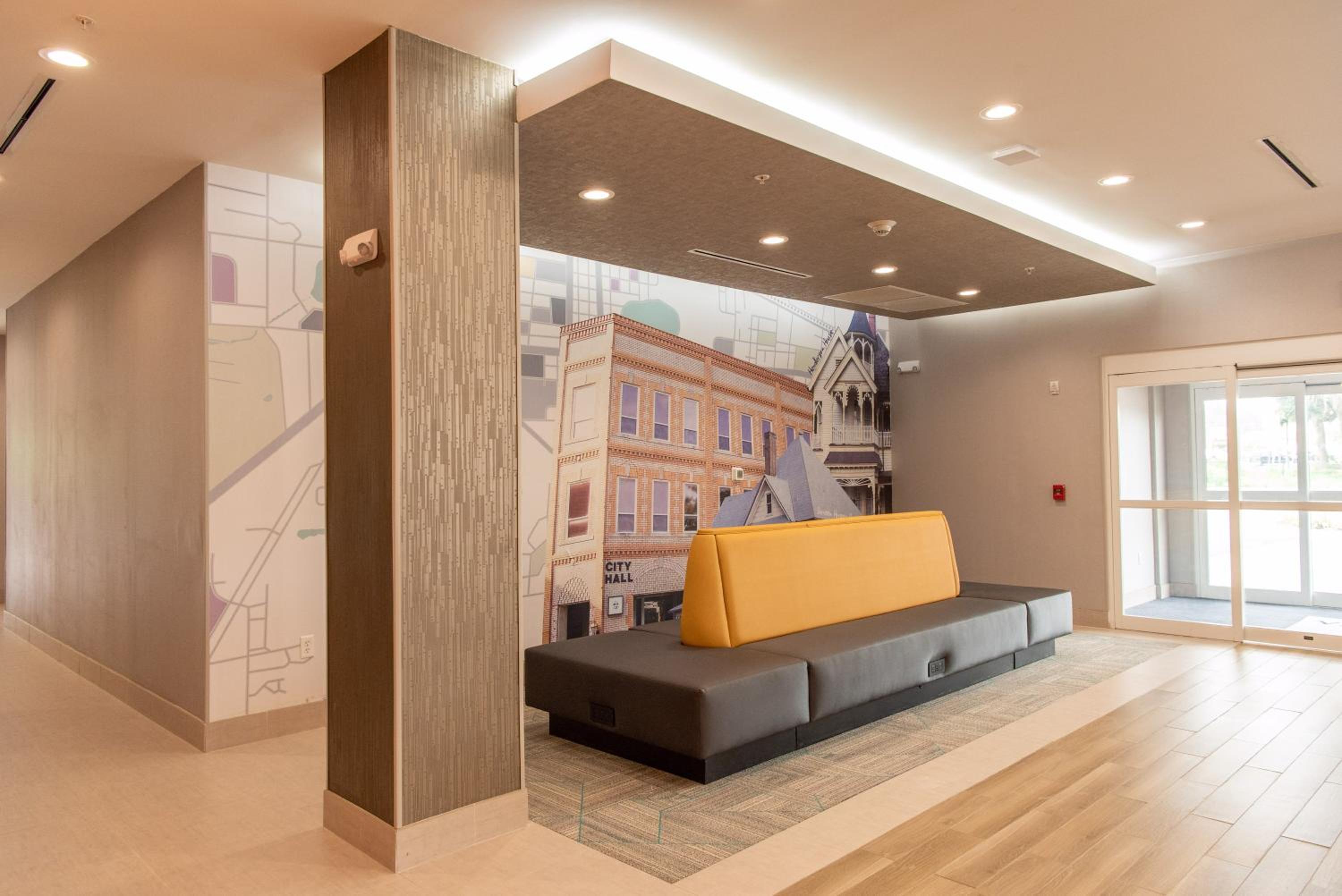 Lake City Vacations - La Quinta Inn  Suites by Wyndham Lake City - Property Image 6