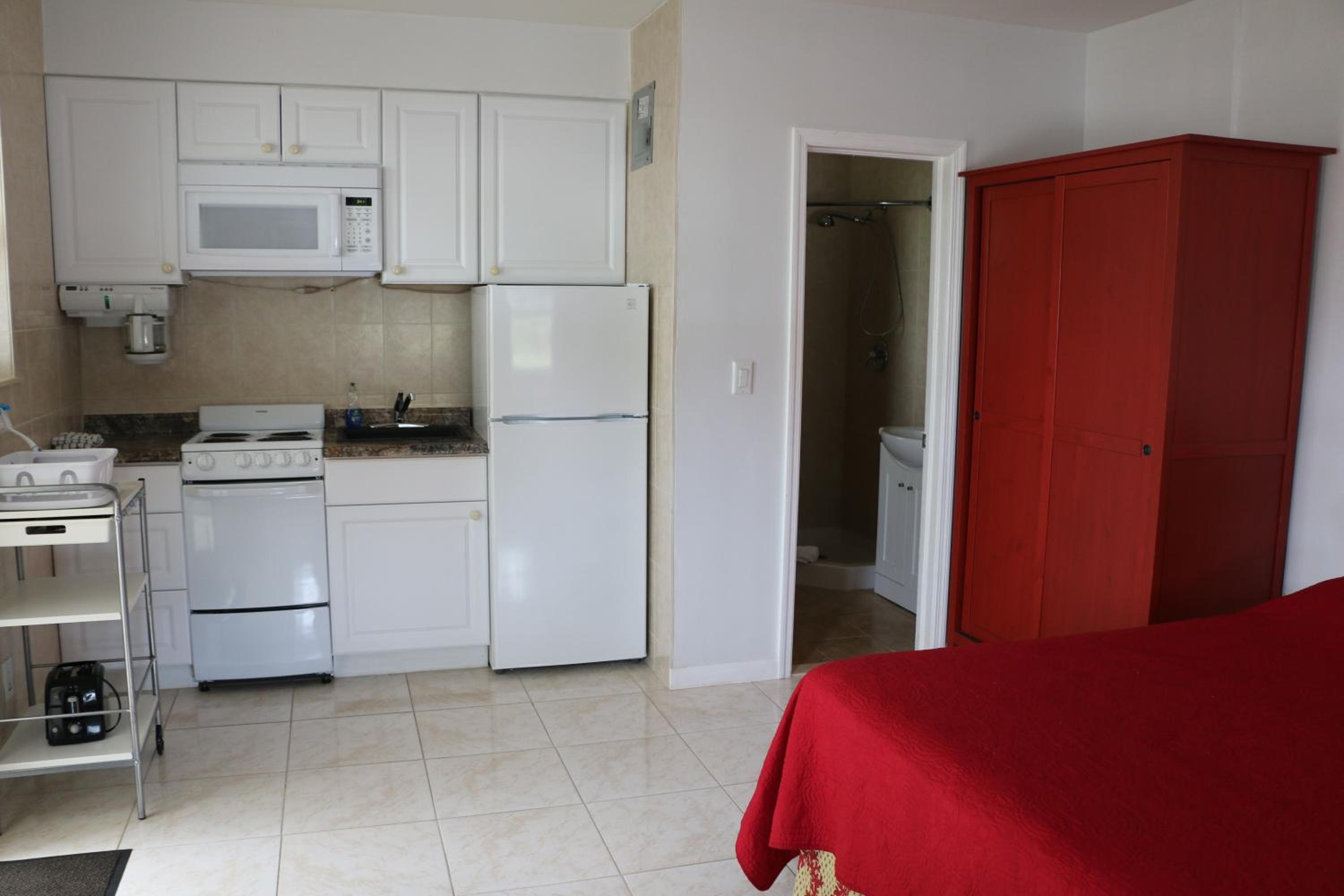 Breakaway Inn Guest House