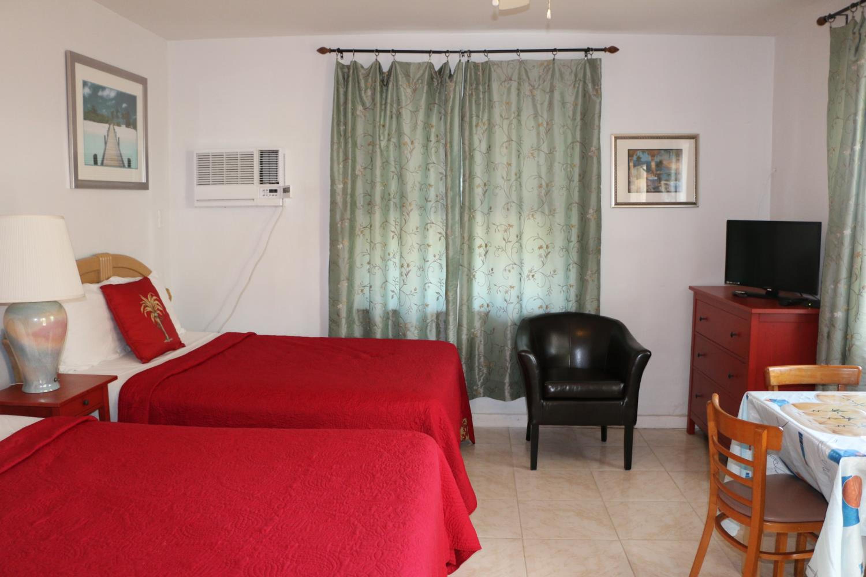 Breakaway Inn Guest House