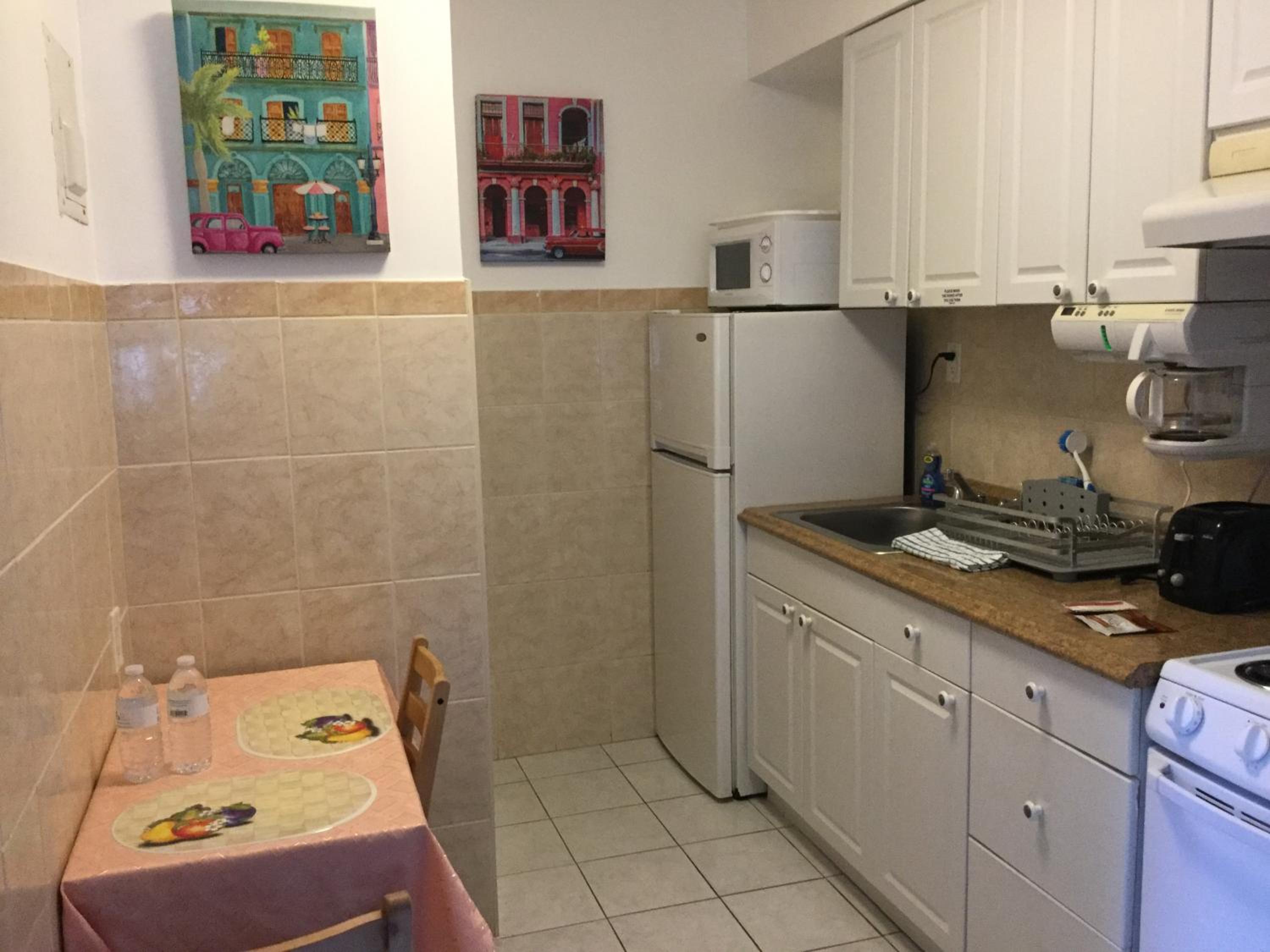 Breakaway Inn Guest House