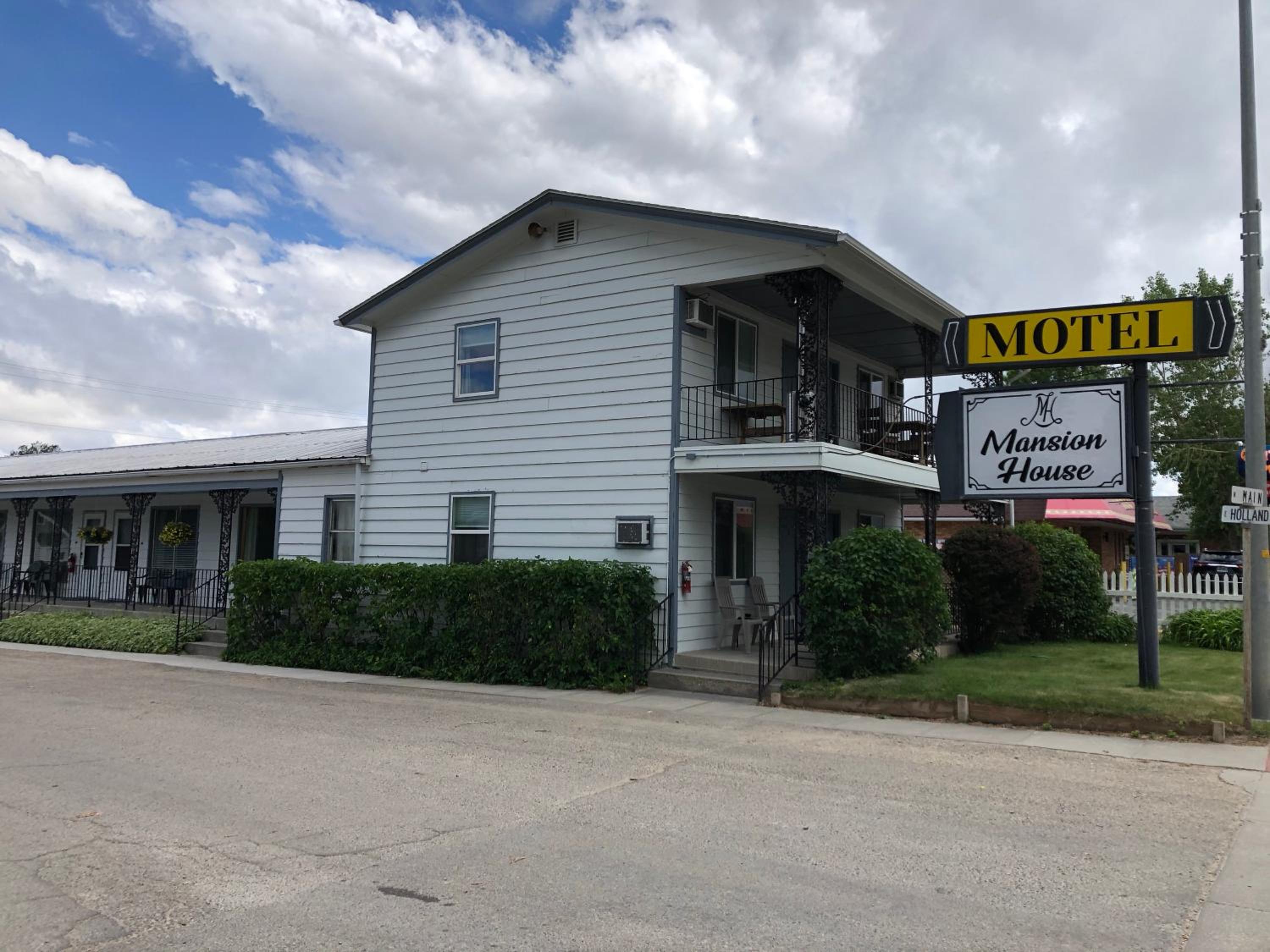 Buffalo Vacations - Mansion House Motel - Property Image 41