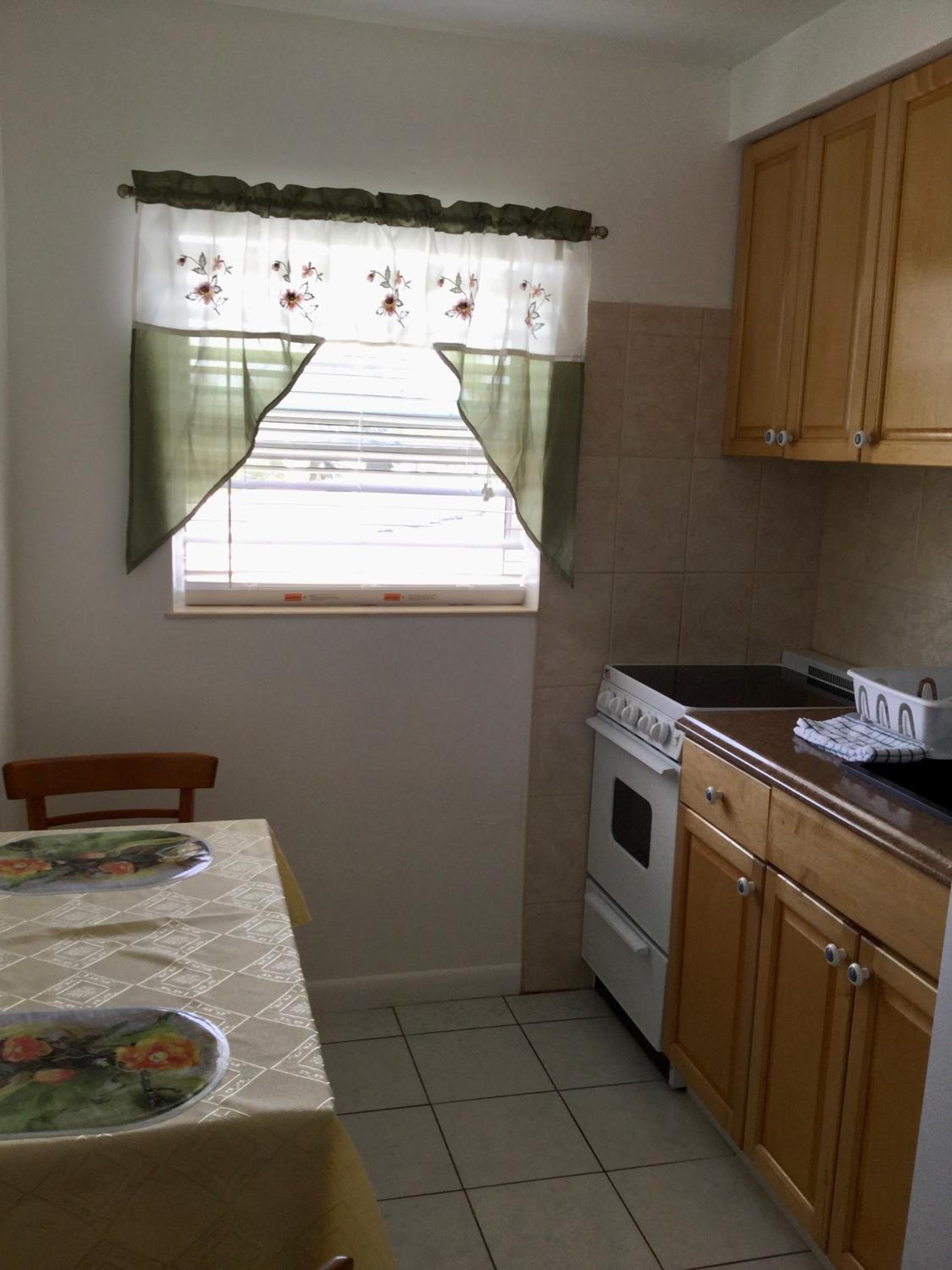 Breakaway Inn Guest House
