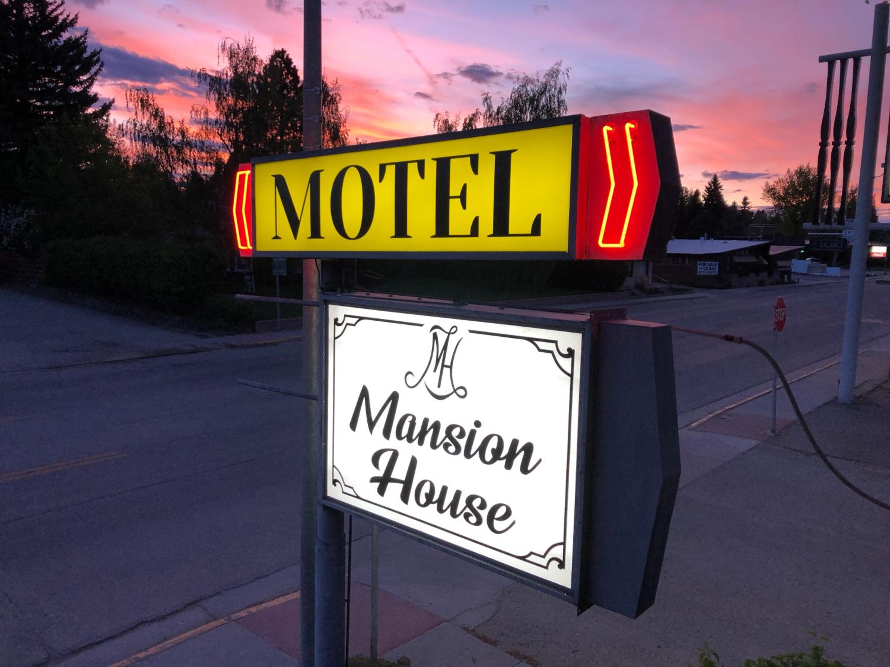 Buffalo Vacations - Mansion House Motel - Property Image 39