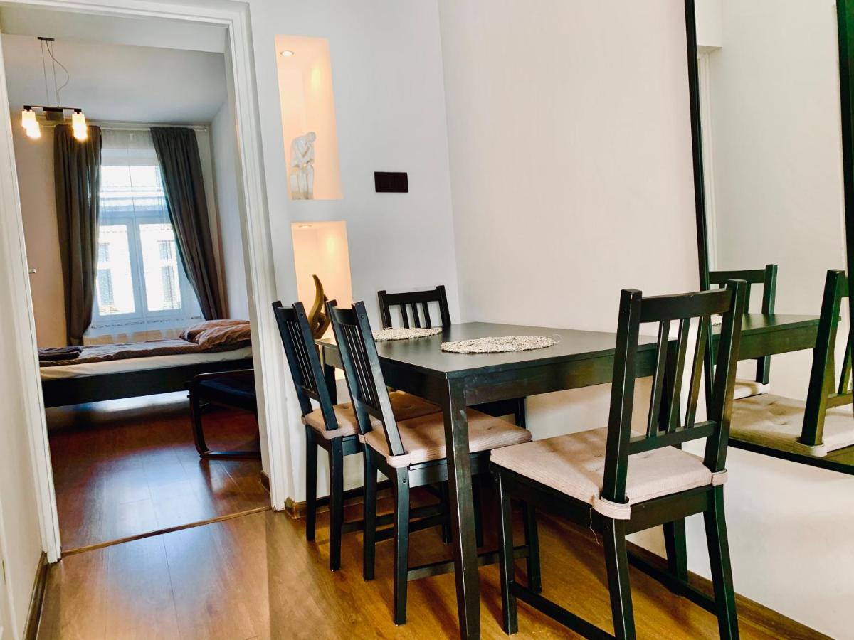 Main Square Apartment view 3