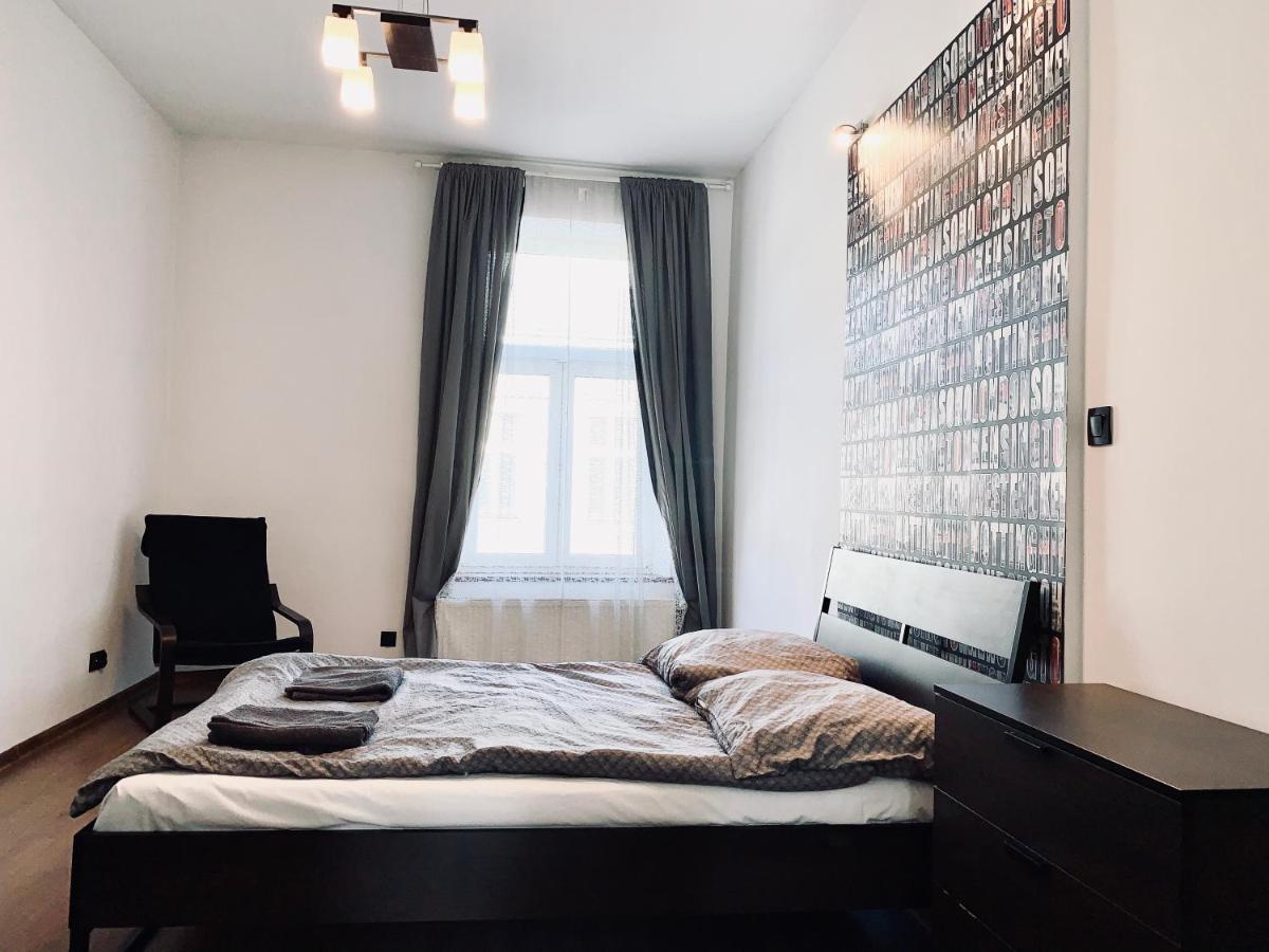Main Square Apartment view 2