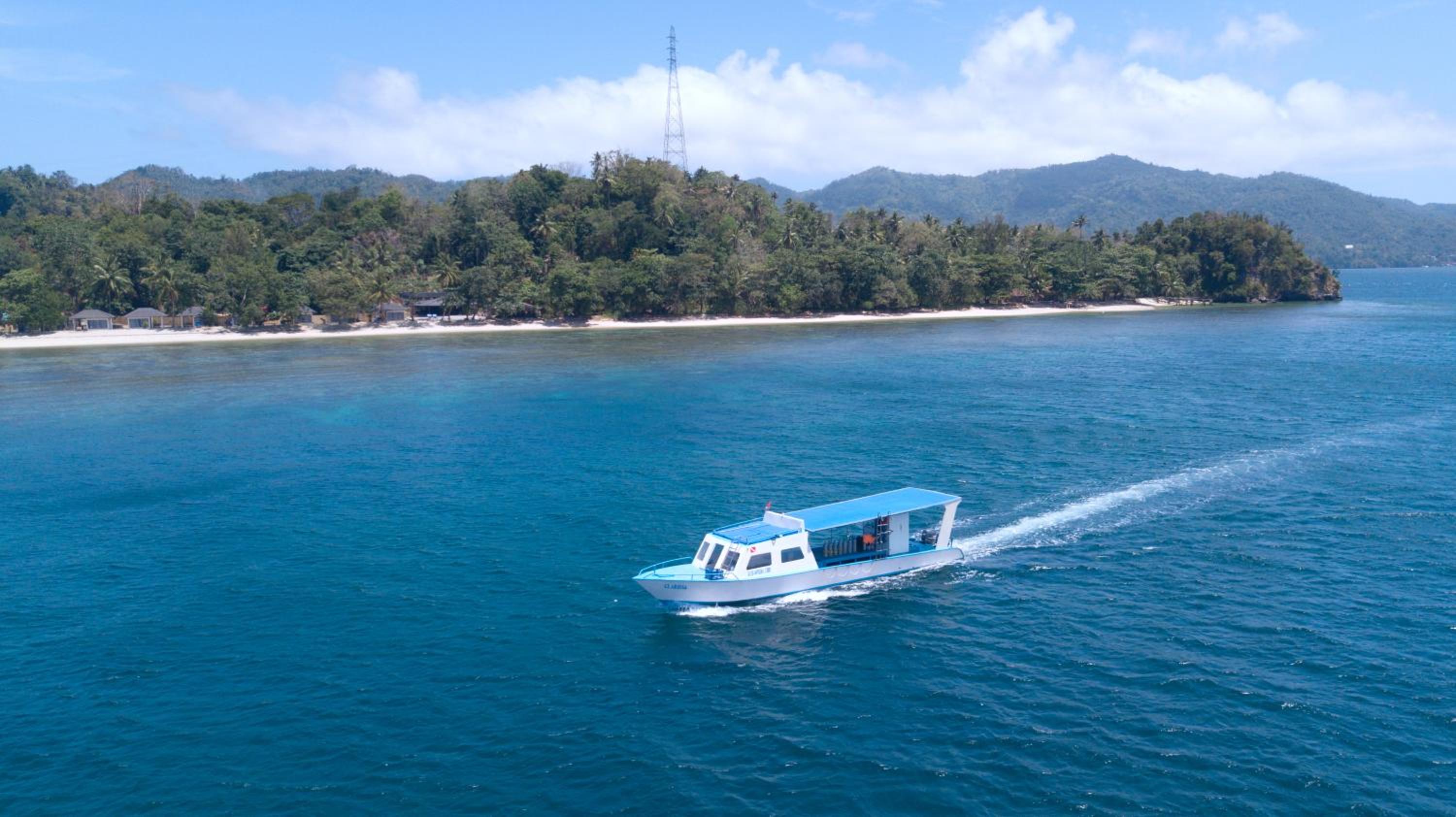 White Sands Beach Resort Lembeh