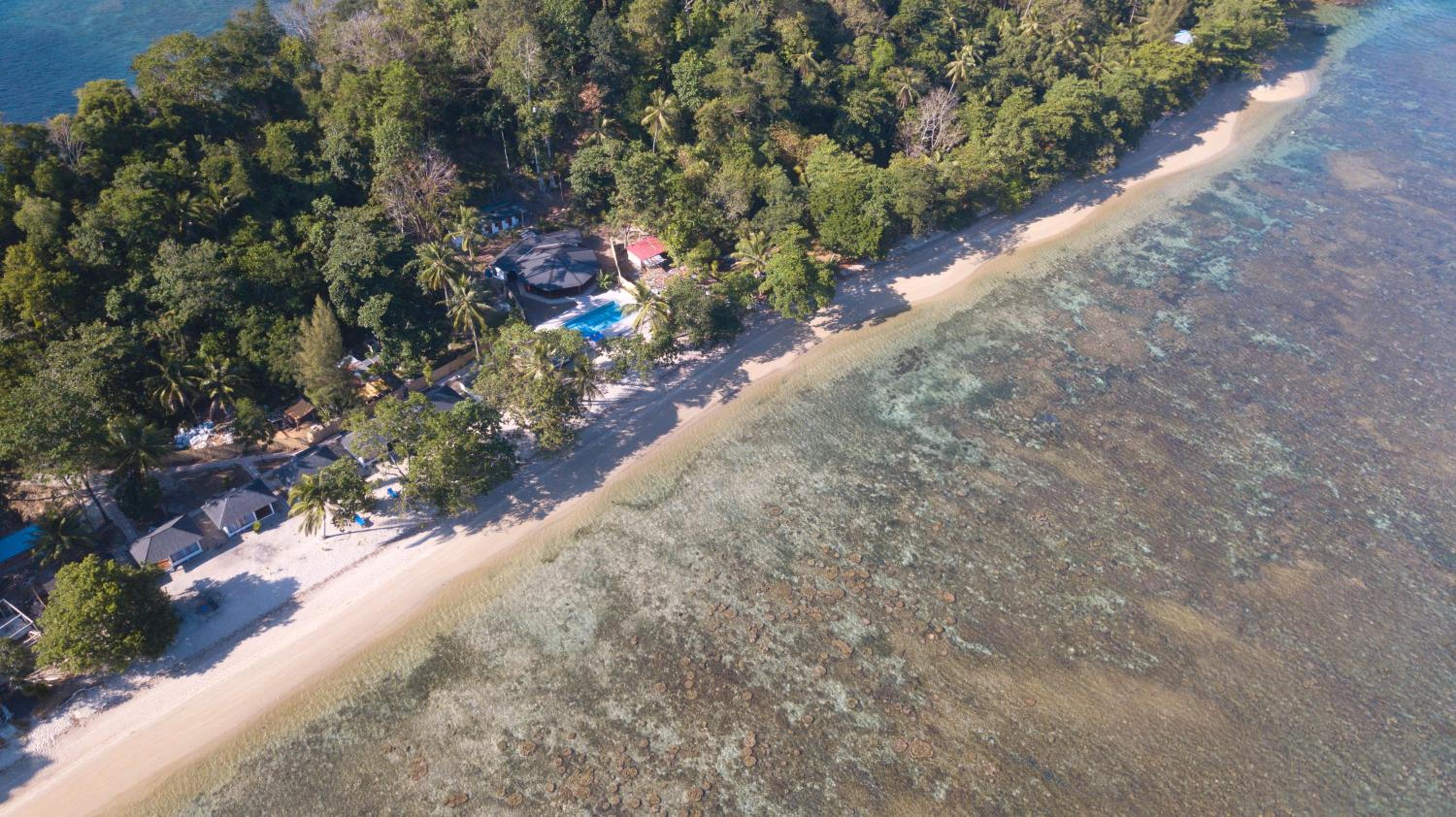 White Sands Beach Resort Lembeh