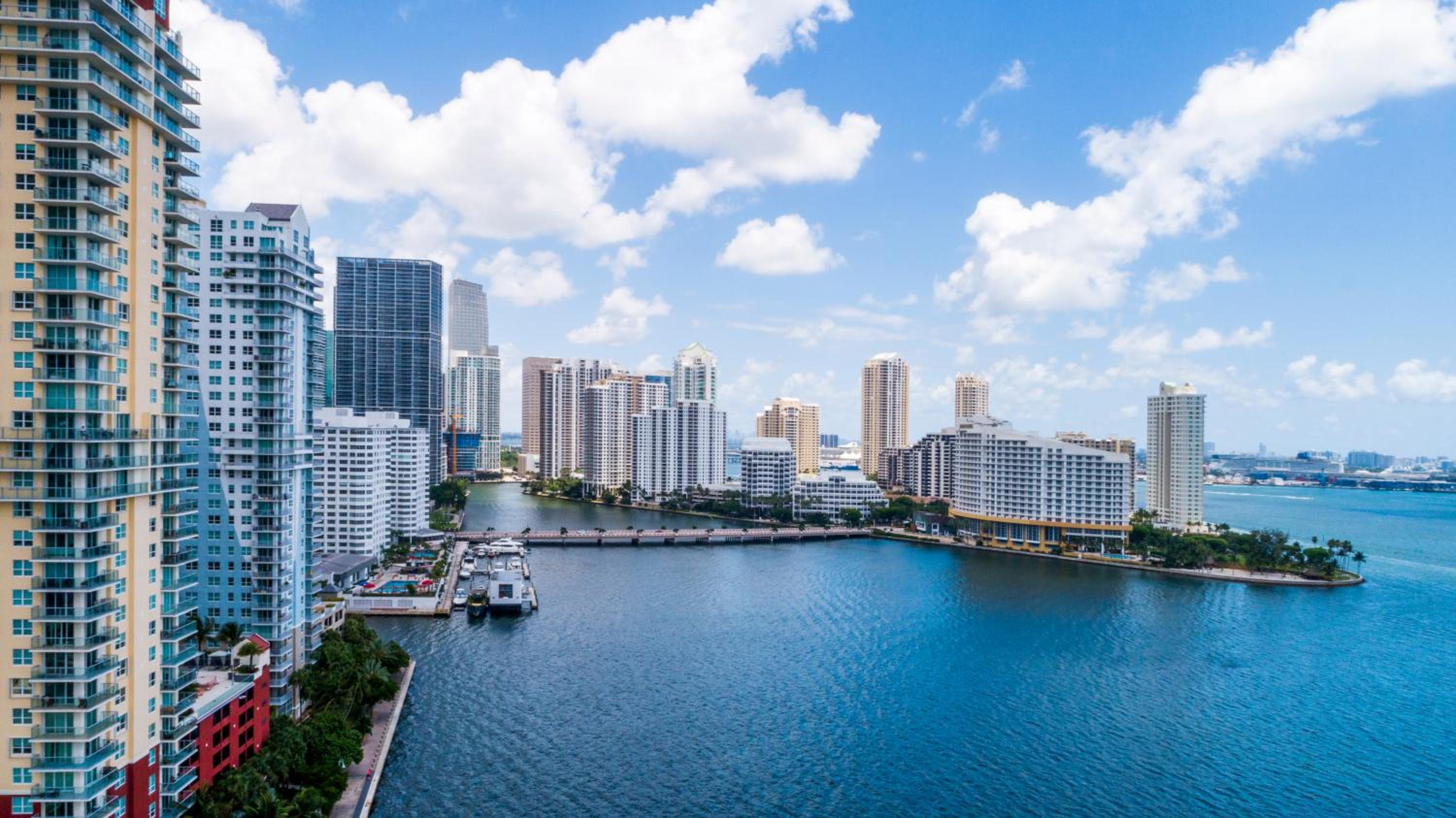 Miami Downtown Brickell spacious 4 Bedrooms 6 Beds