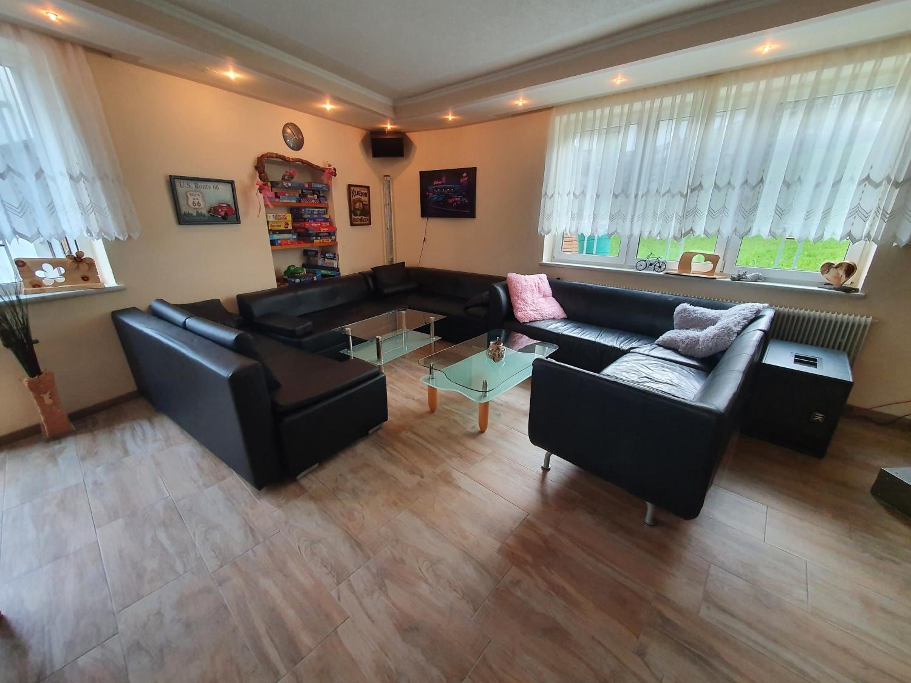 Photo 6