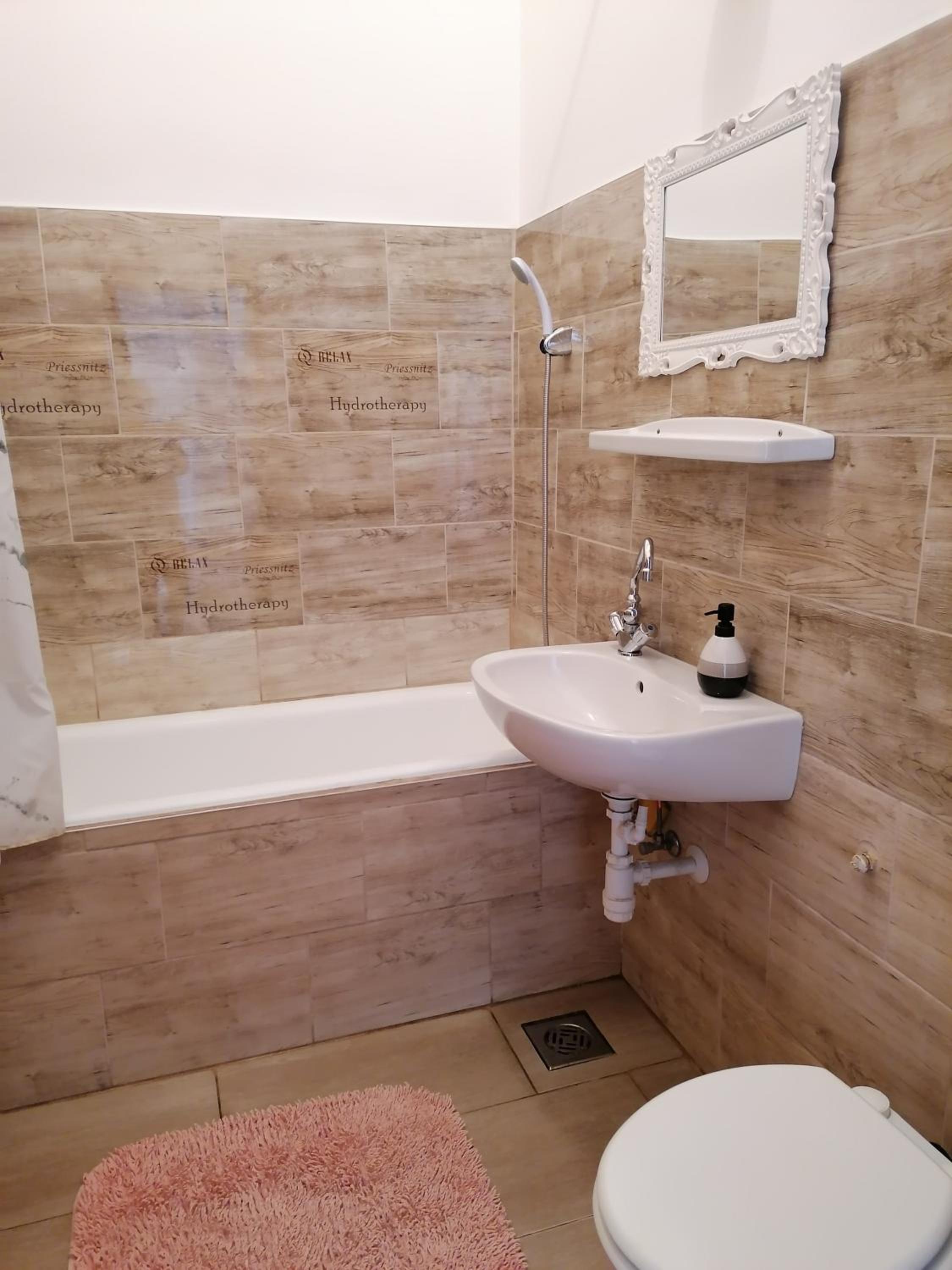 Kriston Apartman view 5
