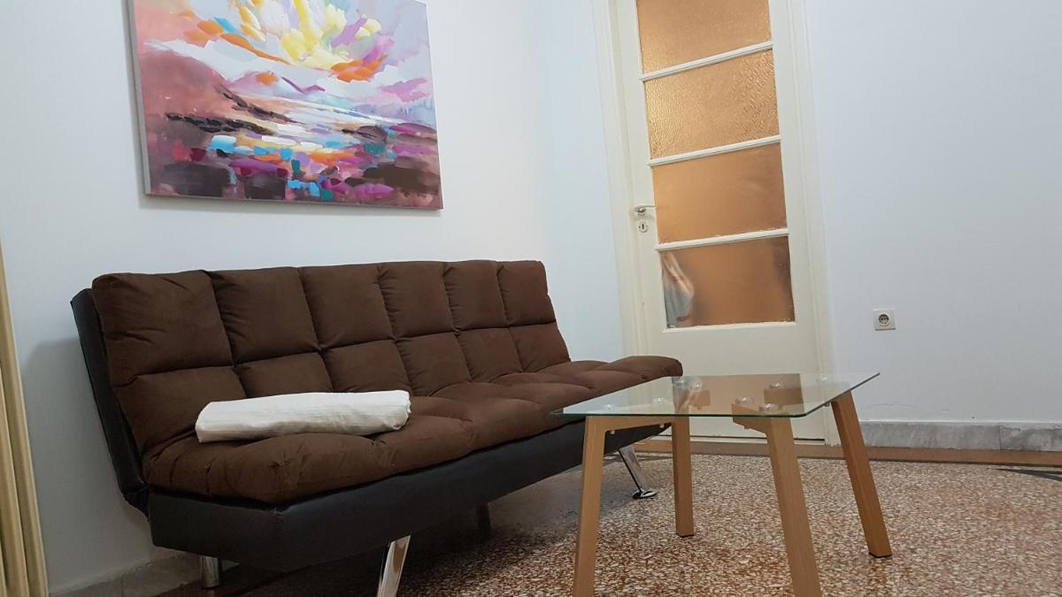 Olive Apartment - Athens Center, 4 Bedrooms, 1.5 Bathrooms