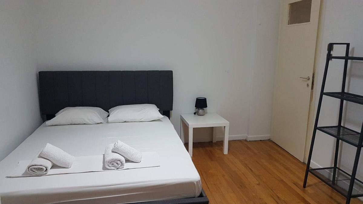 Olive Apartment - Athens Center, 4 Bedrooms, 1.5 Bathrooms