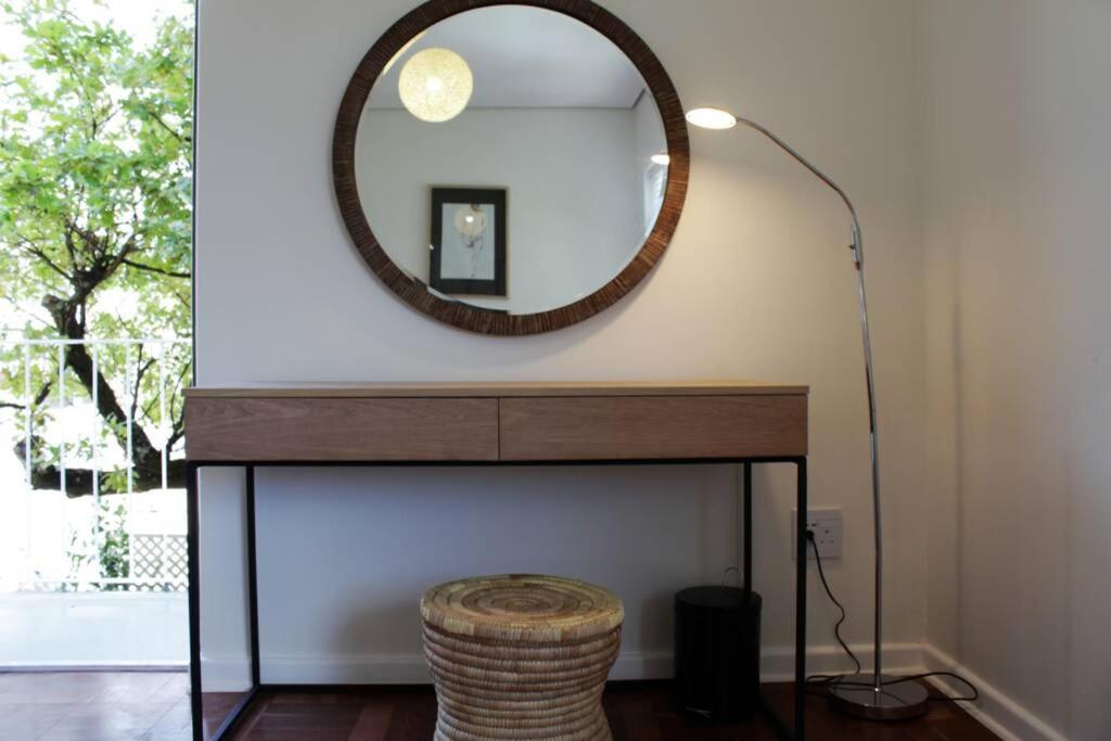 Table Mountain views, modern,lots of natural light, with parking view 4