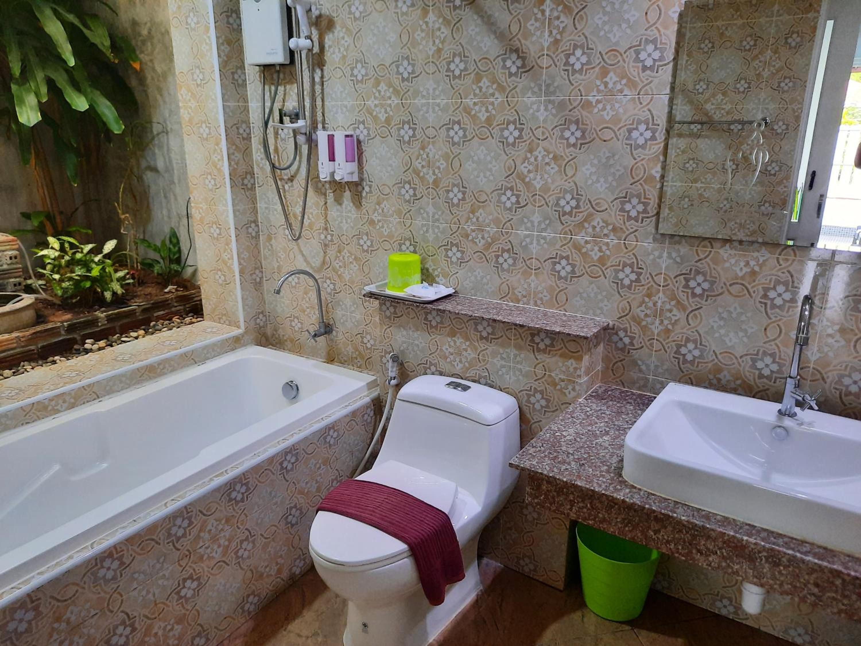 Photo 18