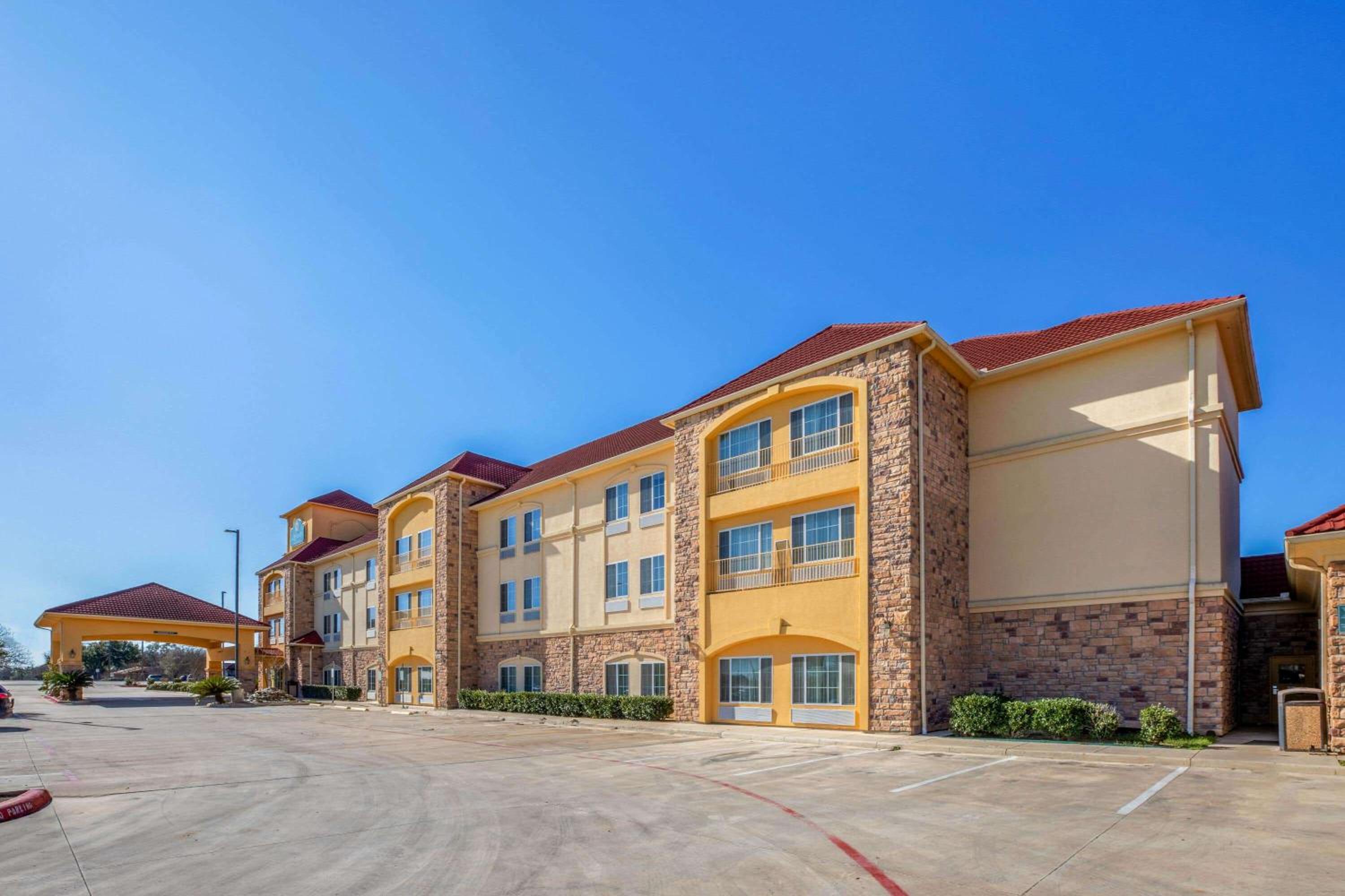 La Quinta by Wyndham Floresville
