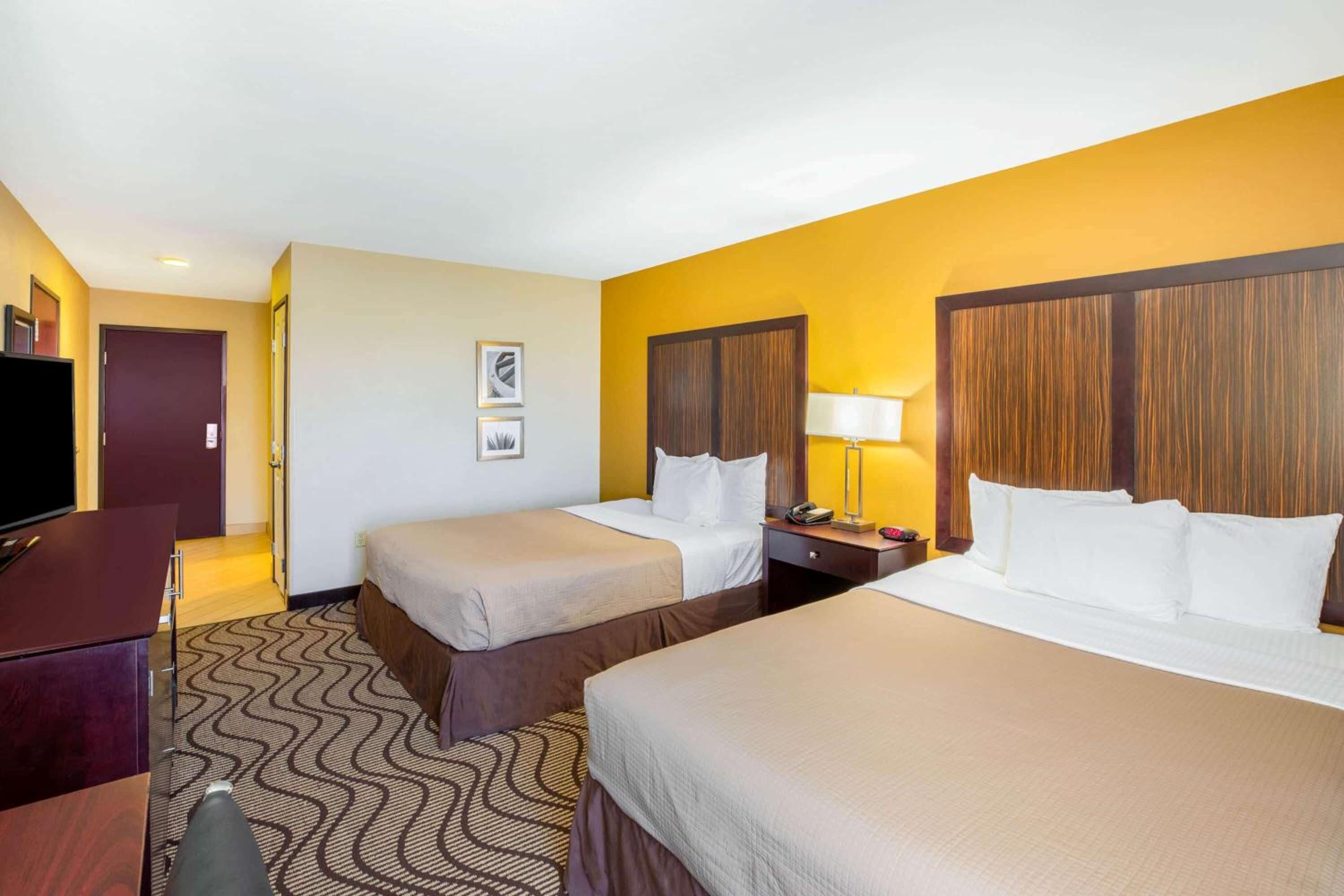 La Quinta by Wyndham Floresville