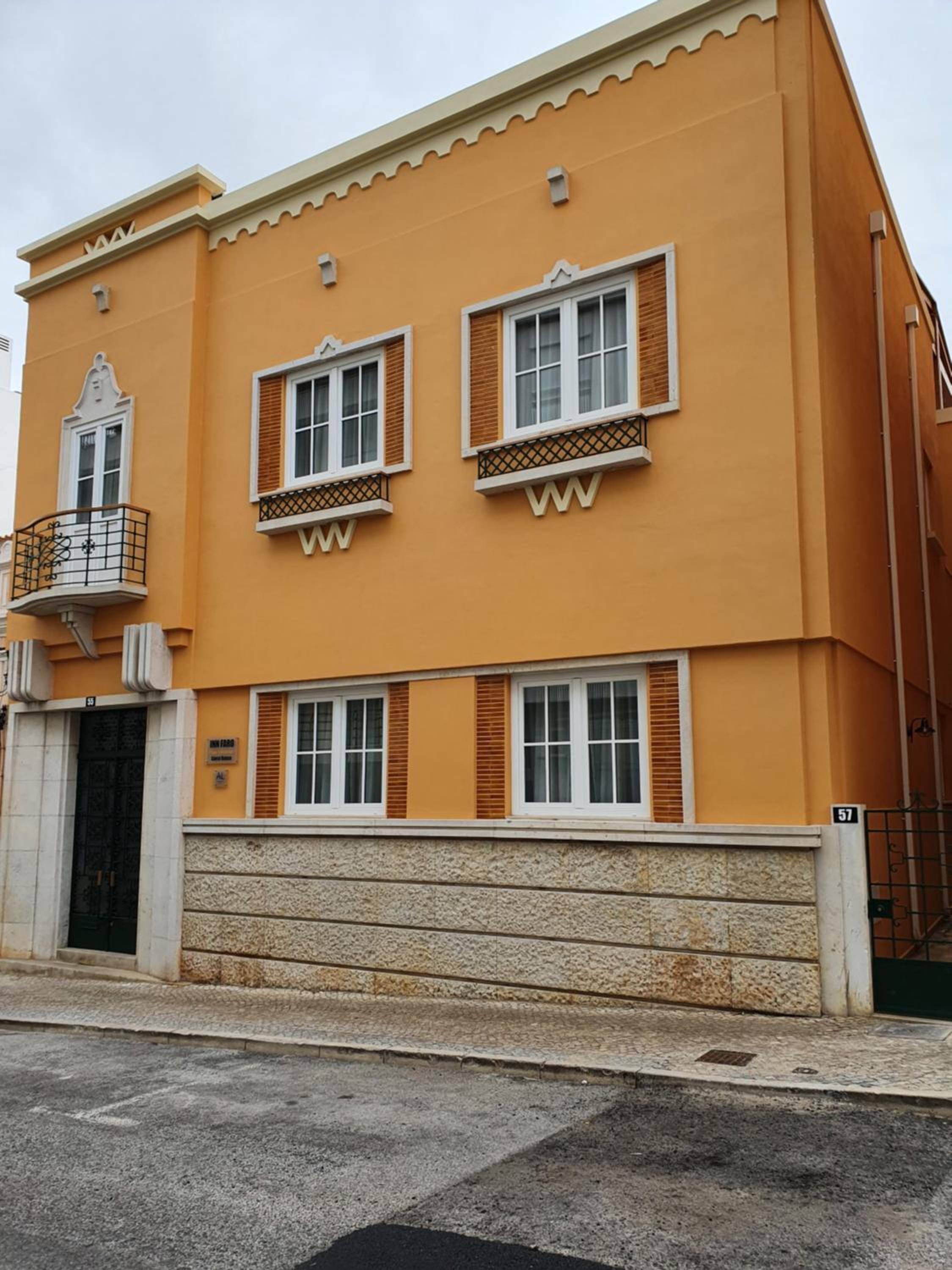Hotel Inn Faro - Casa Amarela - Guest House - Image 1