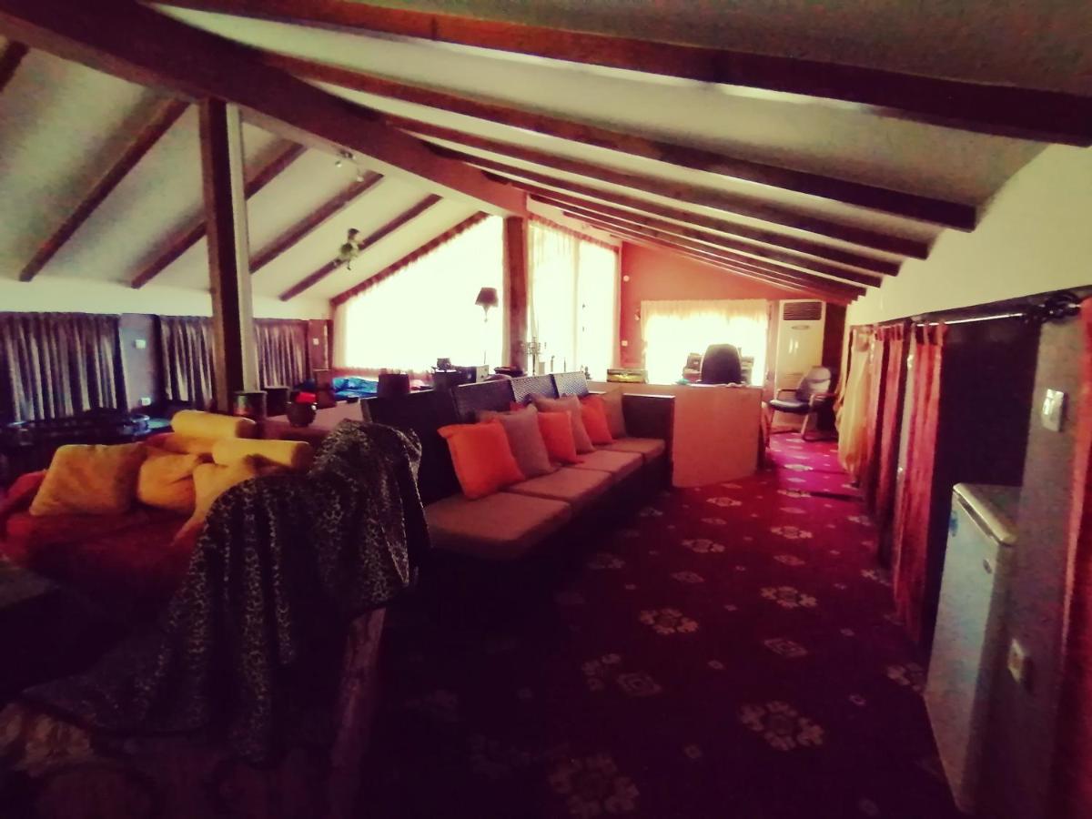 The House in the Meadow photo 5