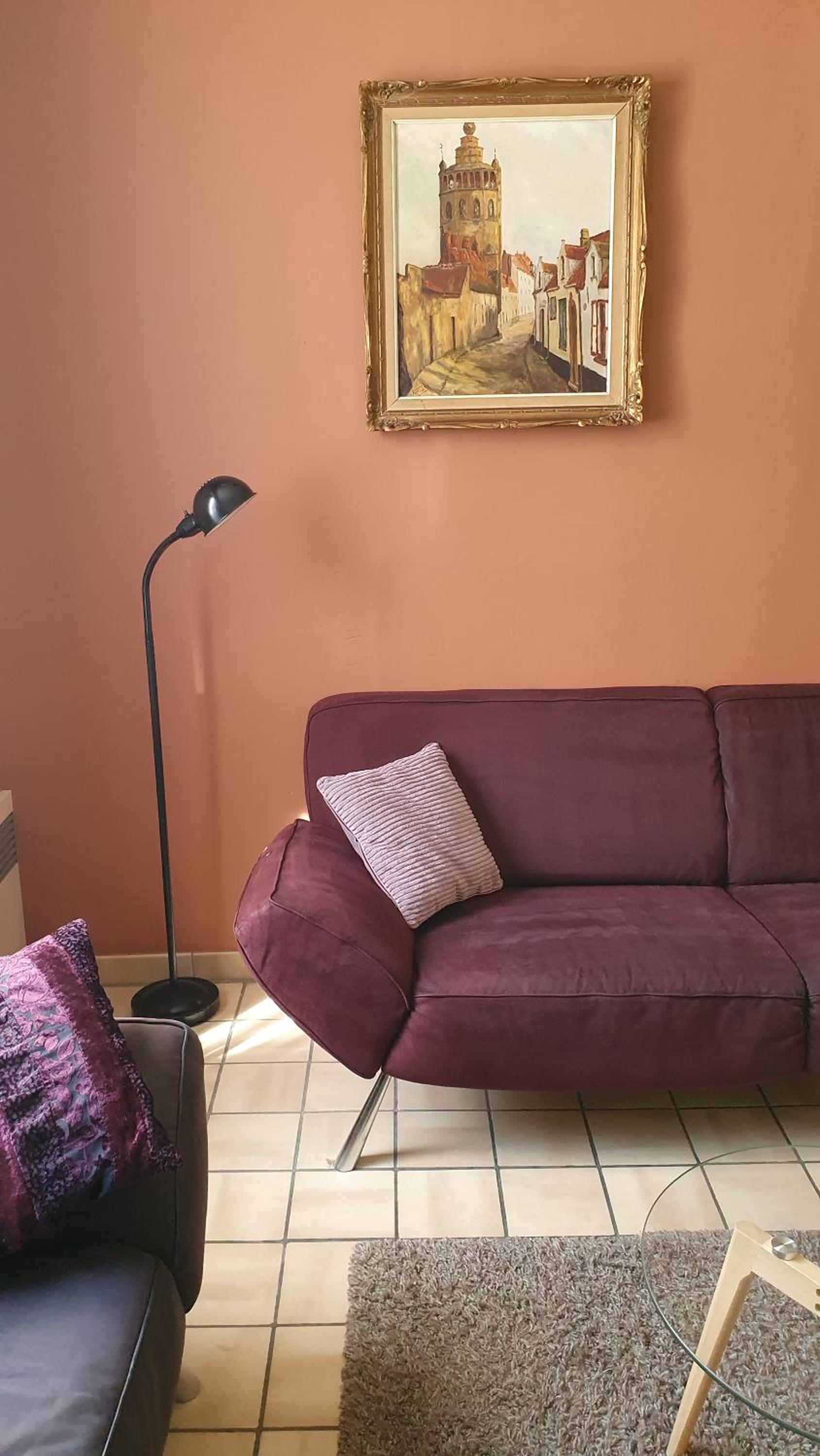 Close to centre, 3 rooms, 2 bathr & wc, free parking & wifi, spacious living area & kitchen