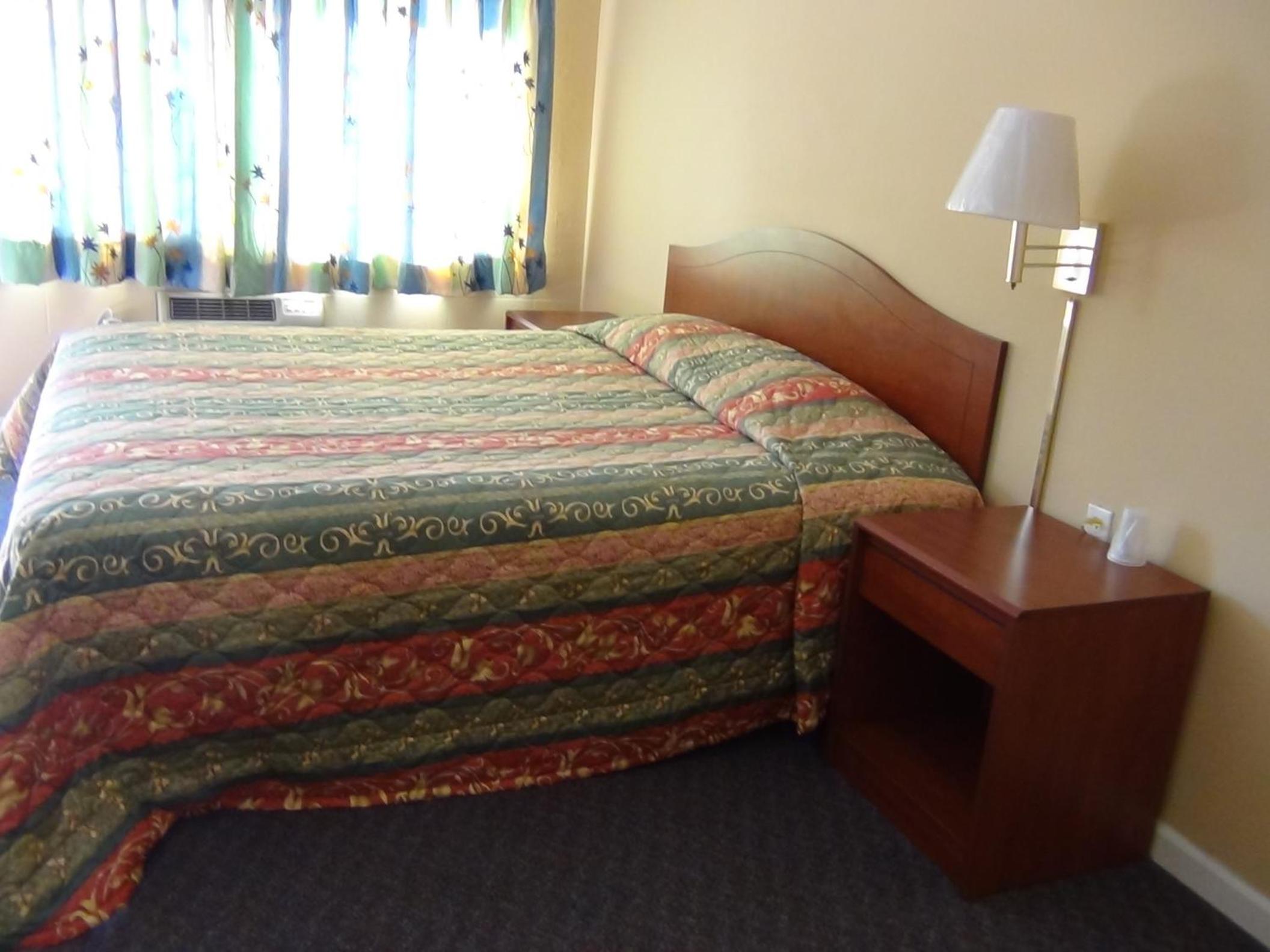 Desert Inn Motel