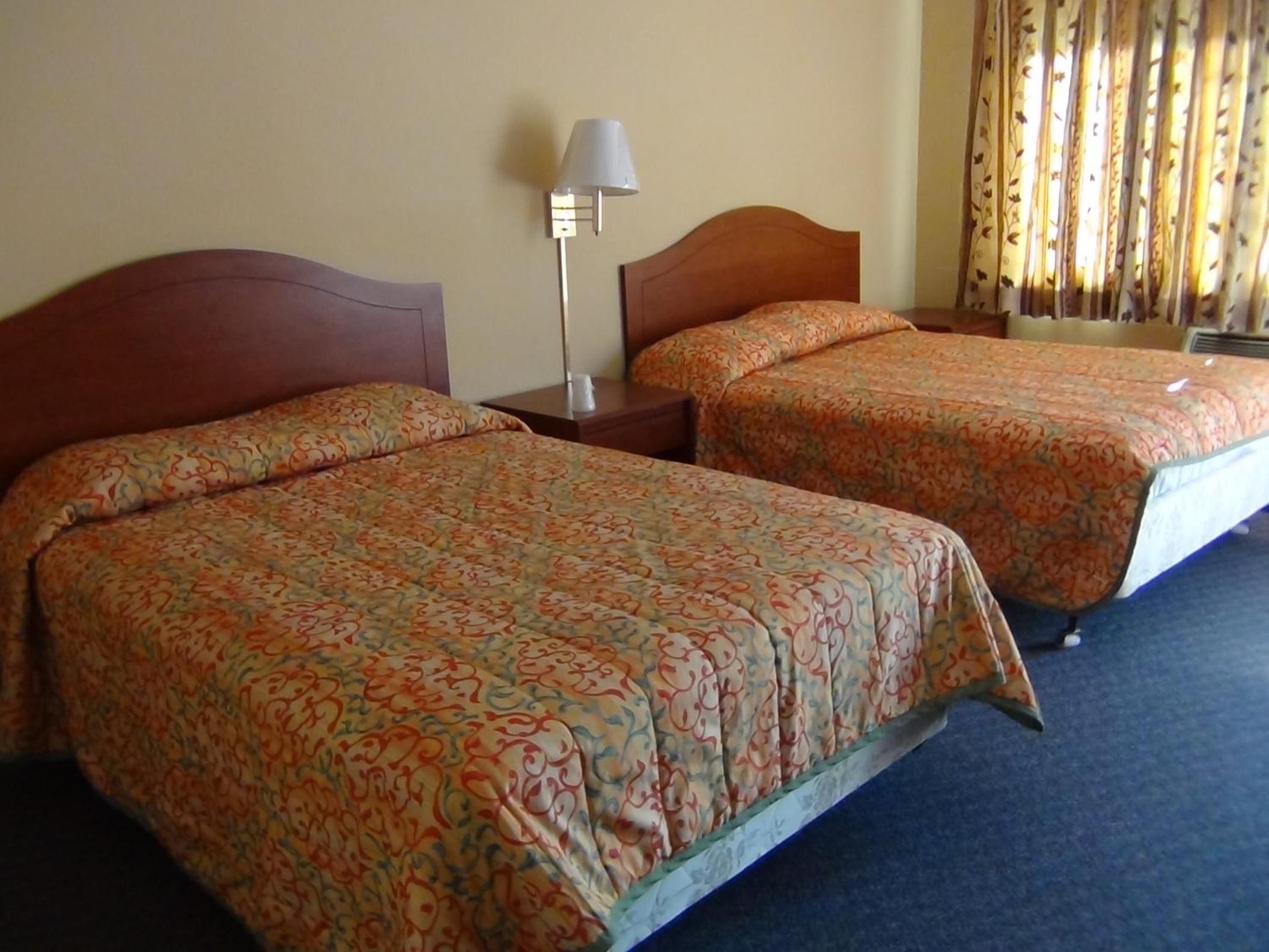 Desert Inn Motel